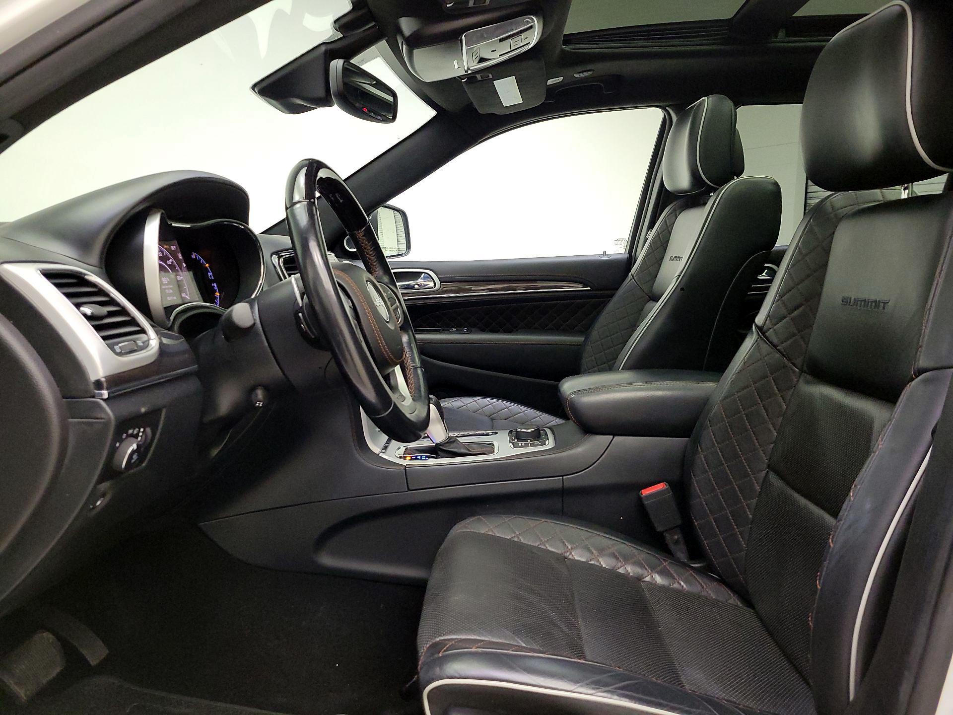 Thumbnail: 2020 Jeep Grand Cherokee - 11