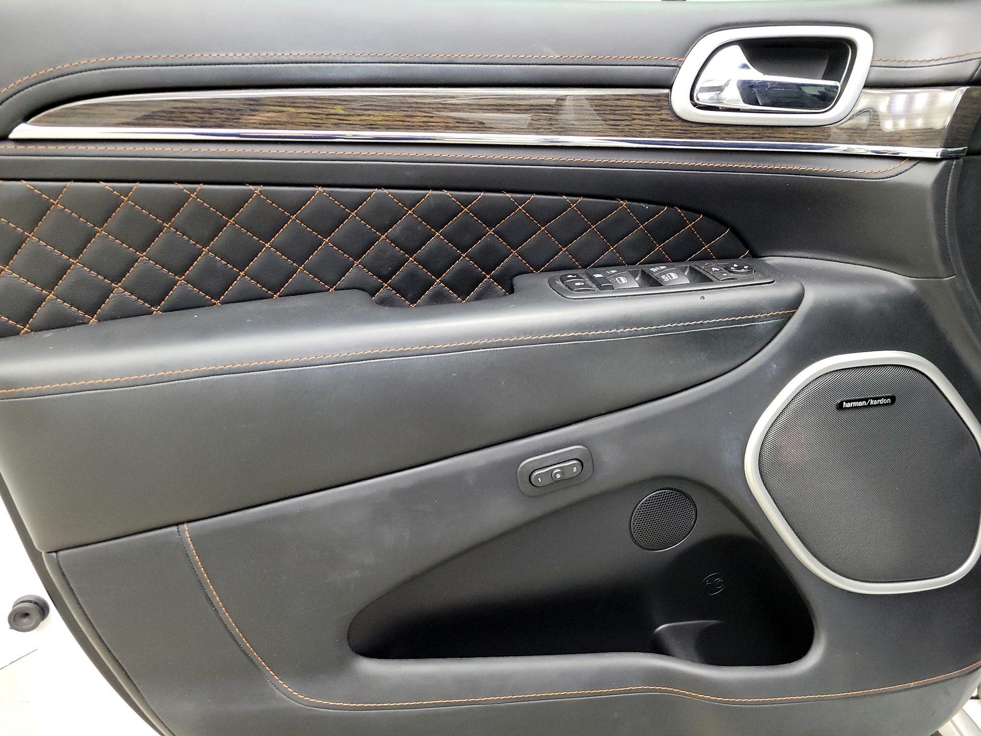 Thumbnail: 2020 Jeep Grand Cherokee - 12