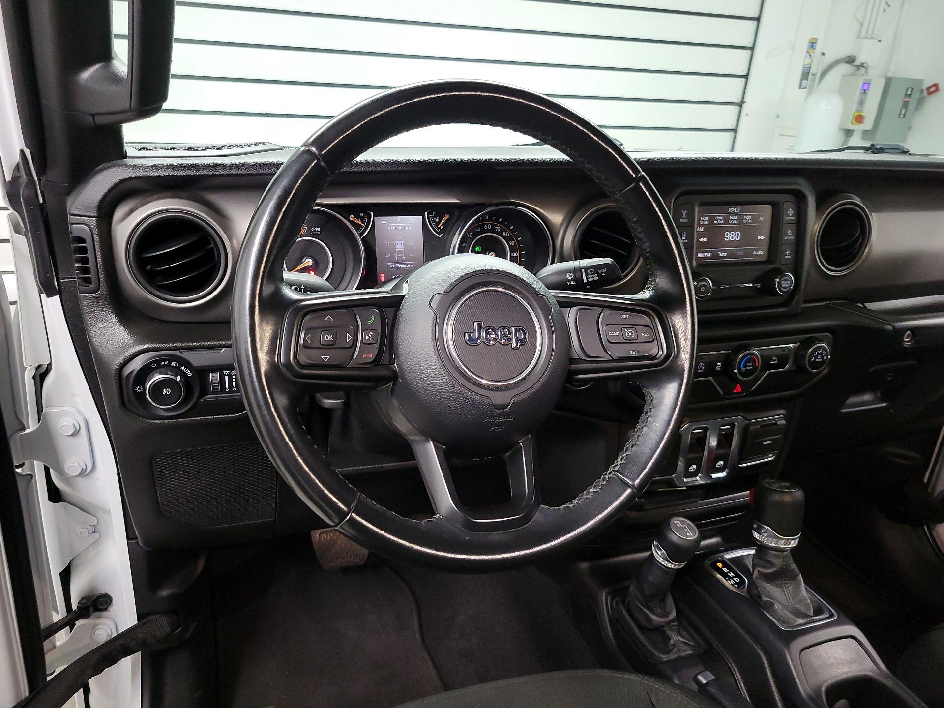 Thumbnail: 2021 Jeep Wrangler - 9