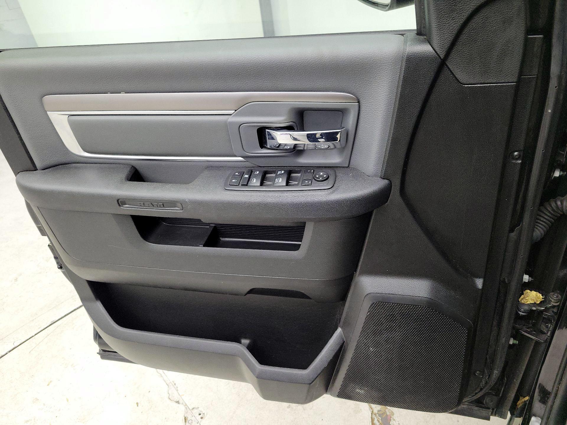 Thumbnail: 2023 RAM 1500 Classic - 12