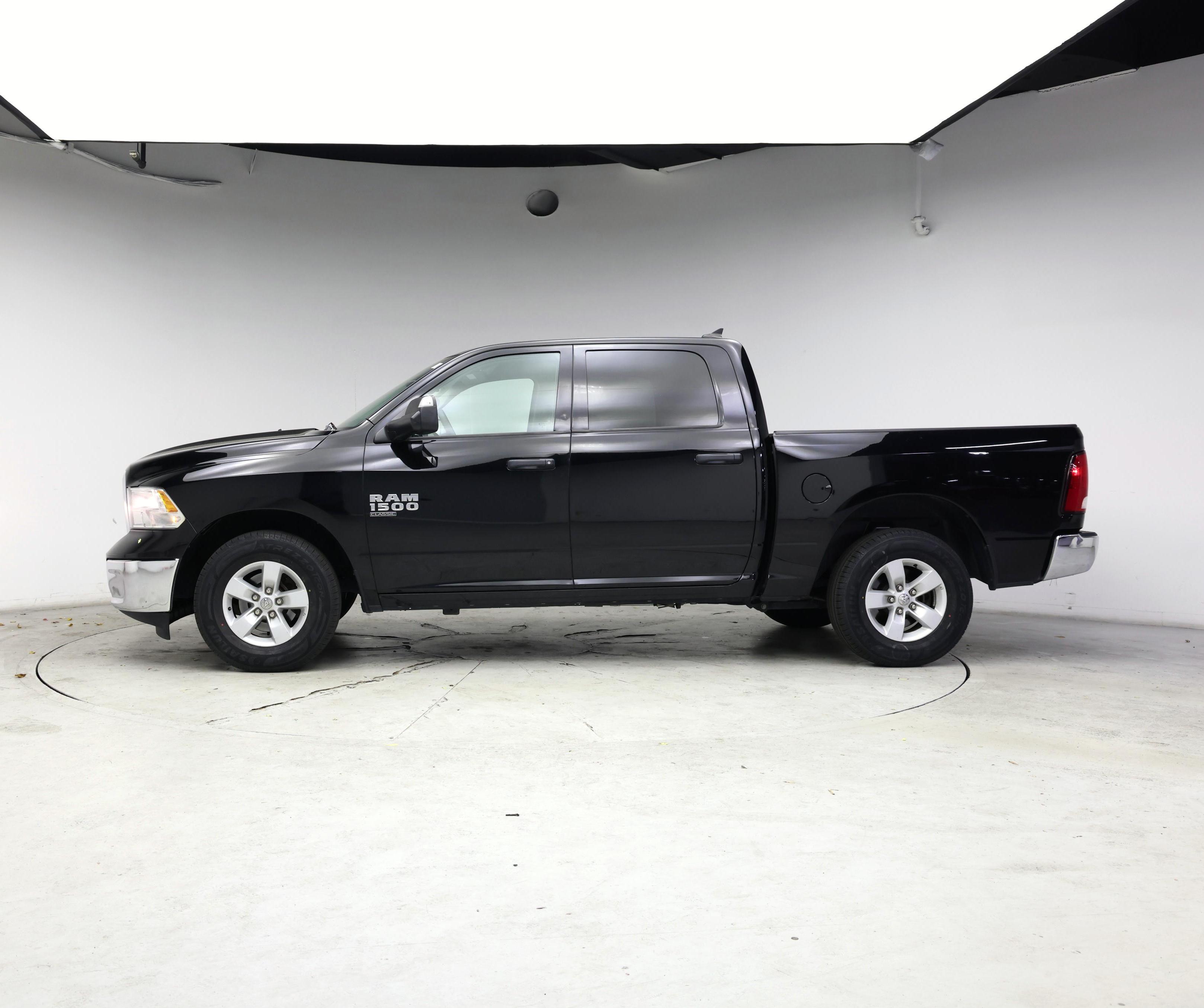 Thumbnail: 2023 RAM 1500 Classic - 3