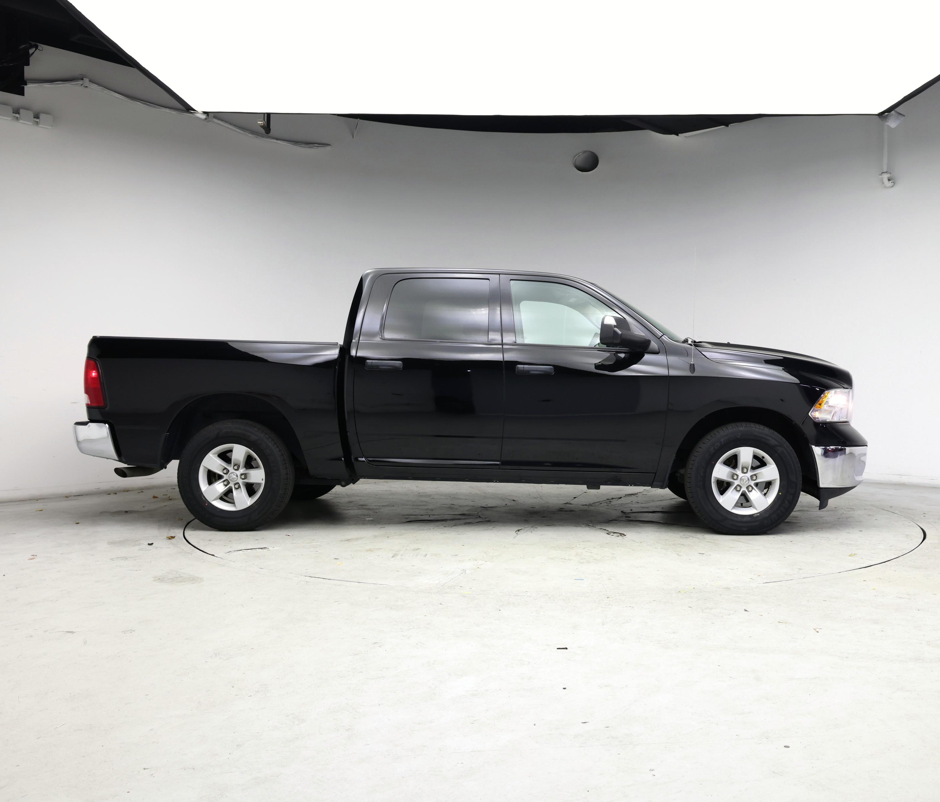 Thumbnail: 2023 RAM 1500 Classic - 7