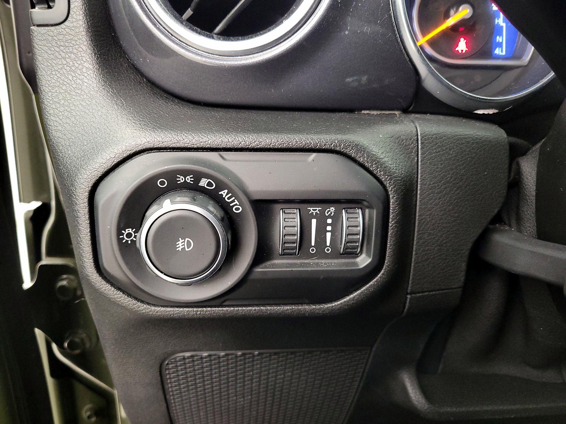 Thumbnail: 2021 Jeep Wrangler - 13