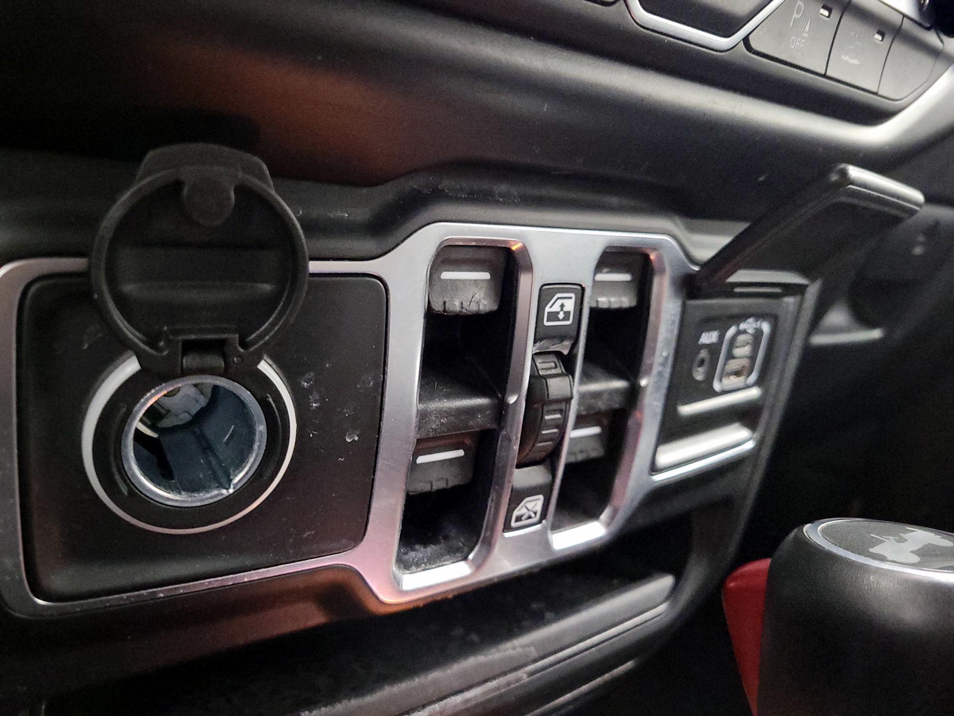 Thumbnail: 2021 Jeep Wrangler - 19