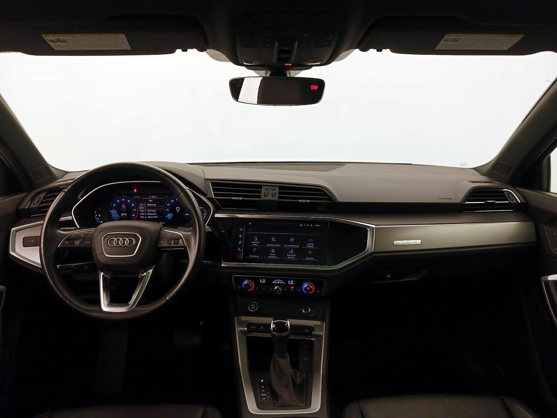 Thumbnail: 2023 Audi Q3 - 9