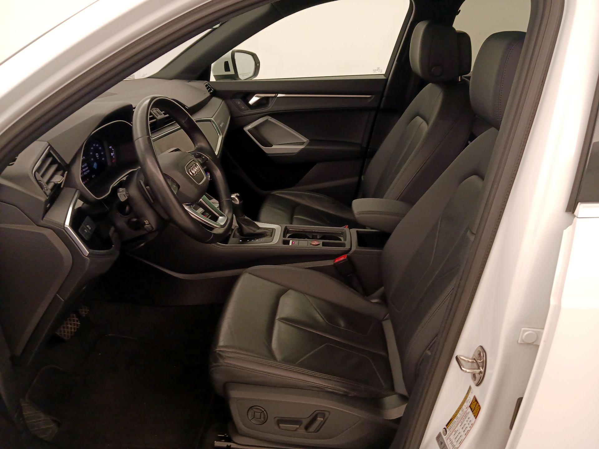 Thumbnail: 2023 Audi Q3 - 11