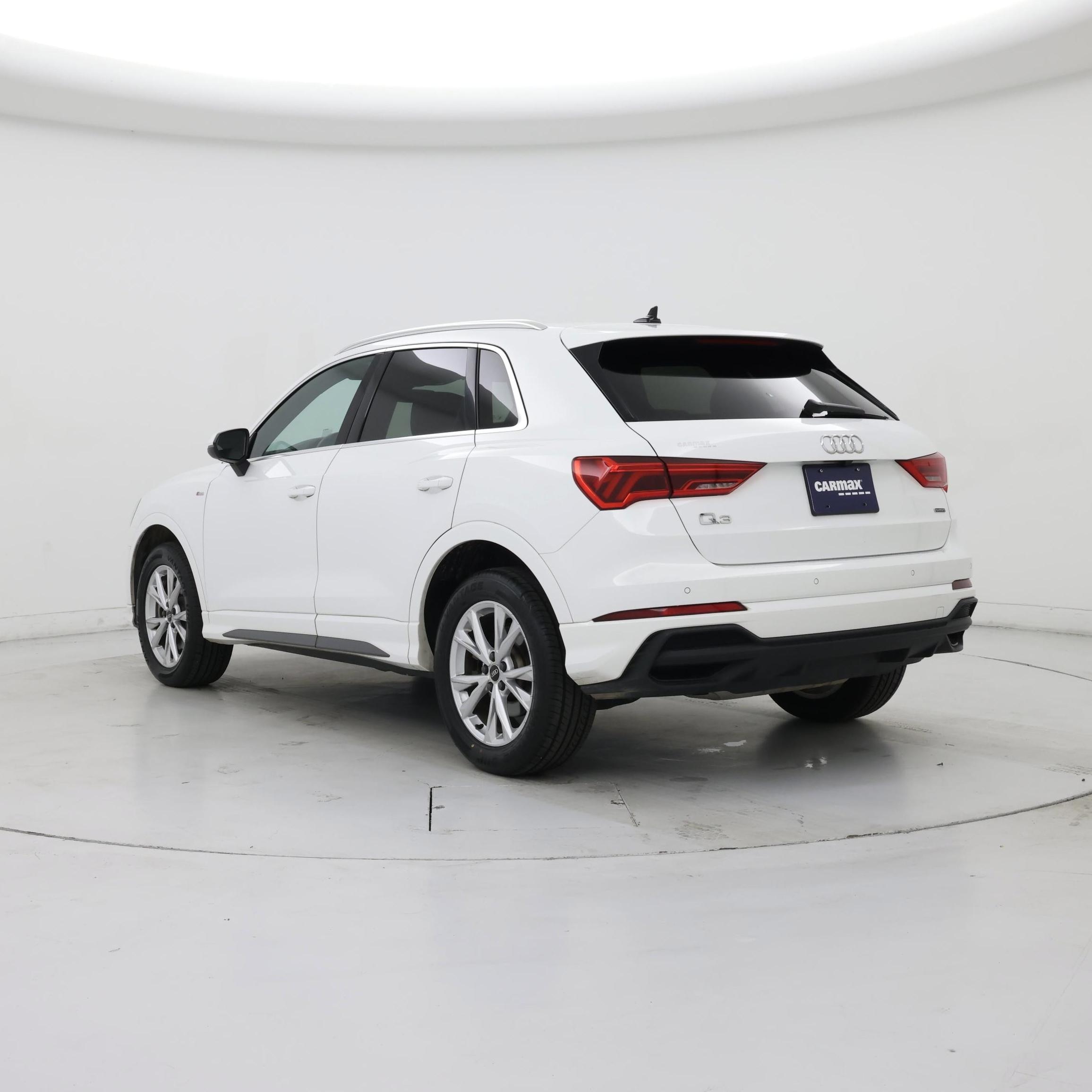 Thumbnail: 2023 Audi Q3 - 2