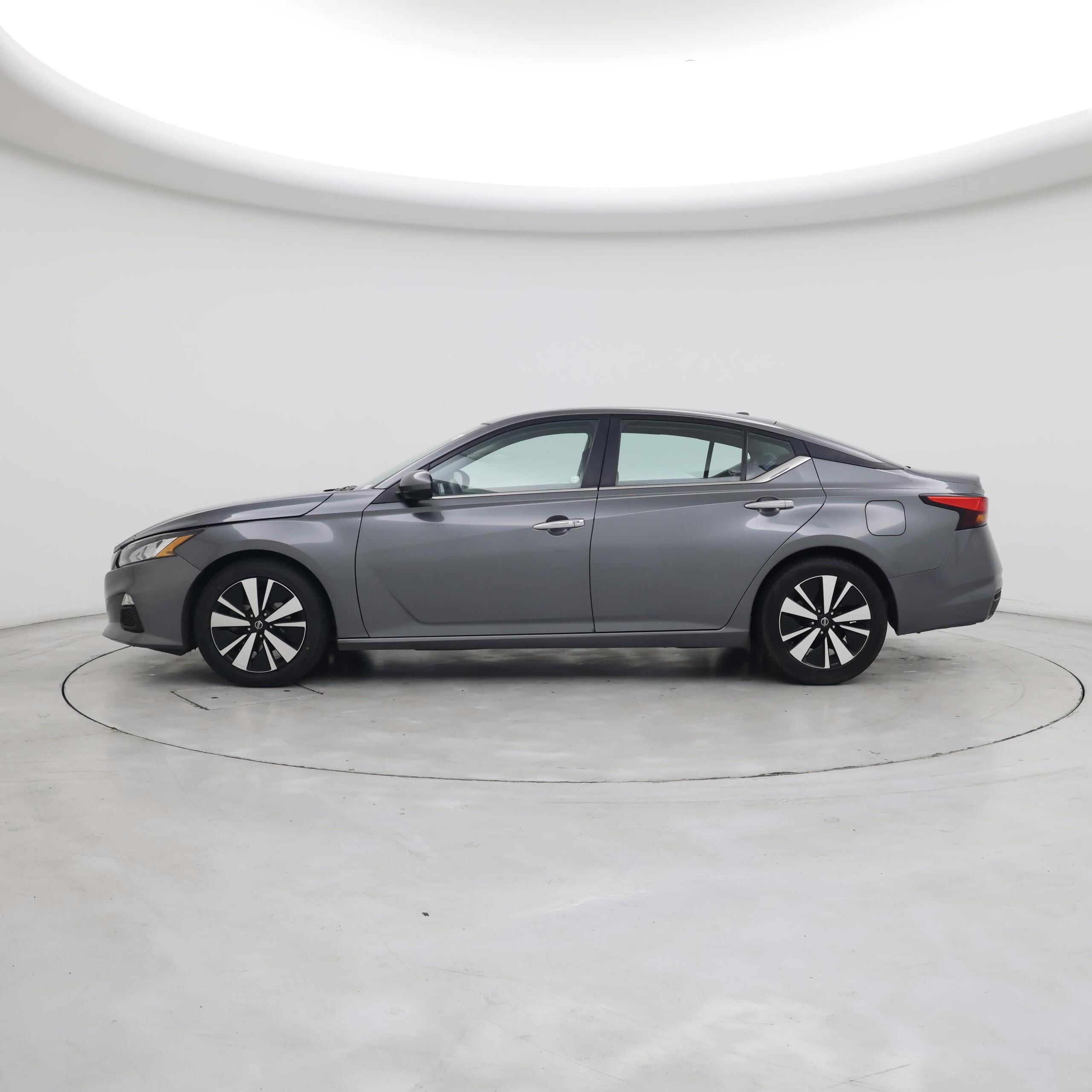 Thumbnail: 2022 Nissan Altima - 3