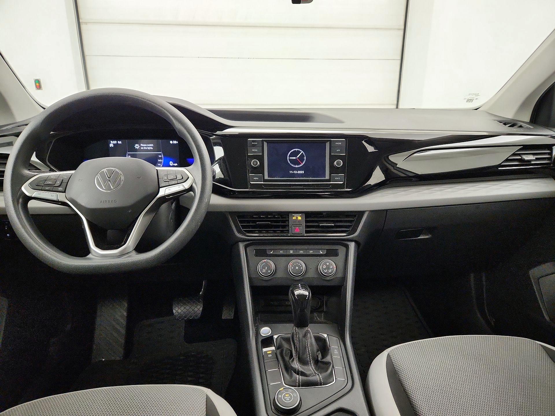 Thumbnail: 2022 Volkswagen Taos - 9