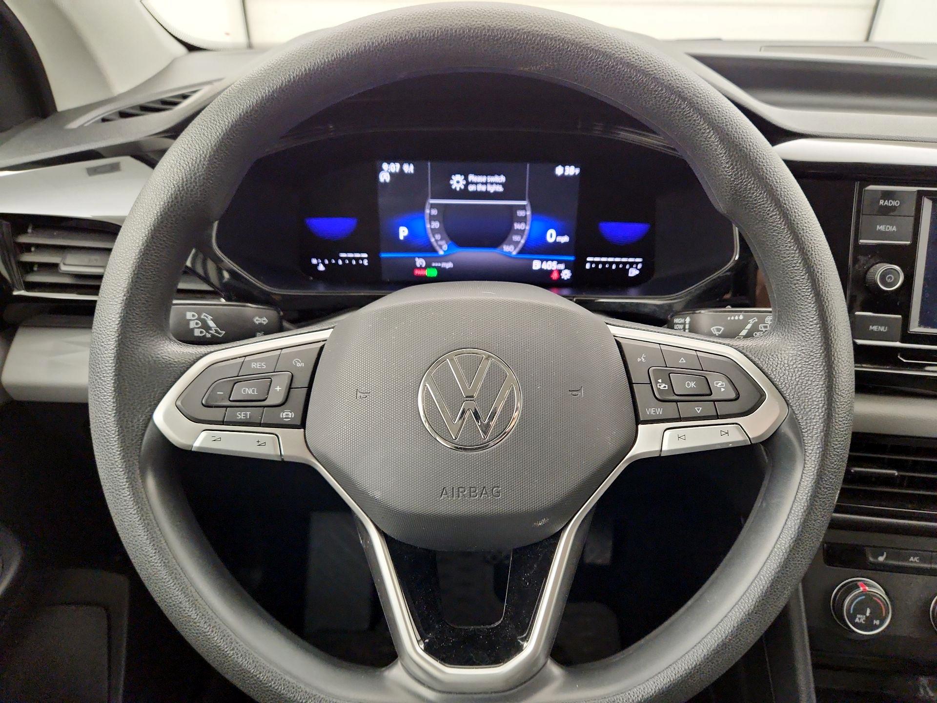 Thumbnail: 2022 Volkswagen Taos - 10