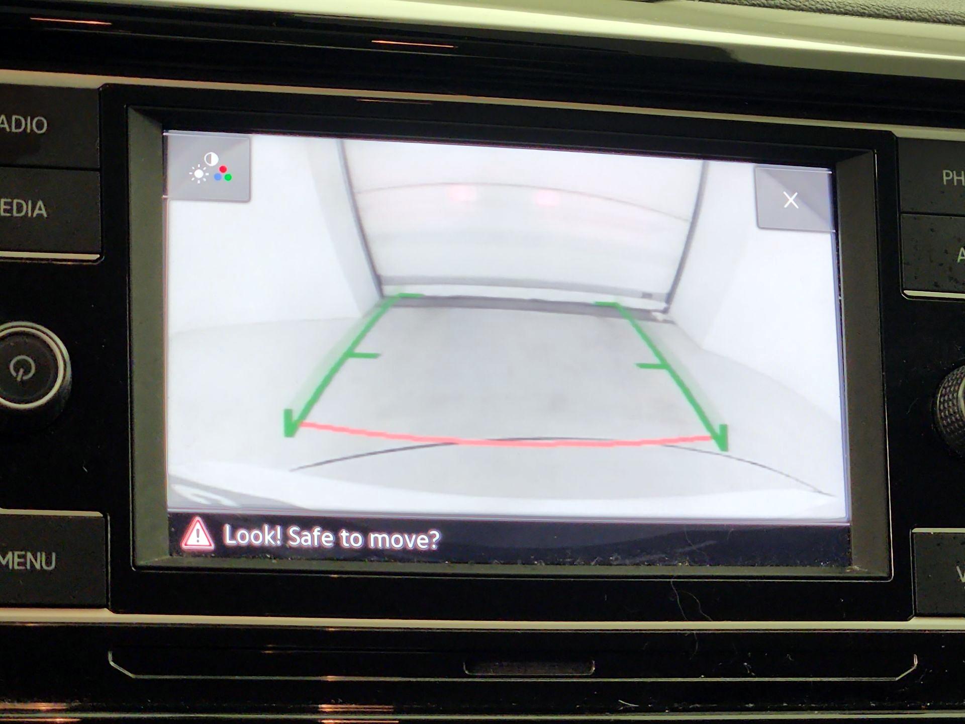 Thumbnail: 2022 Volkswagen Taos - 14