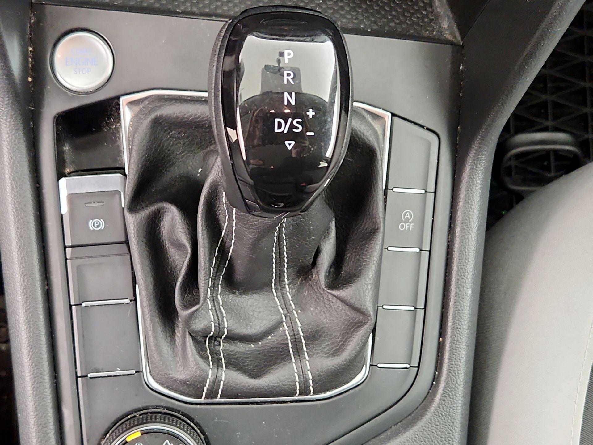 Thumbnail: 2022 Volkswagen Taos - 17