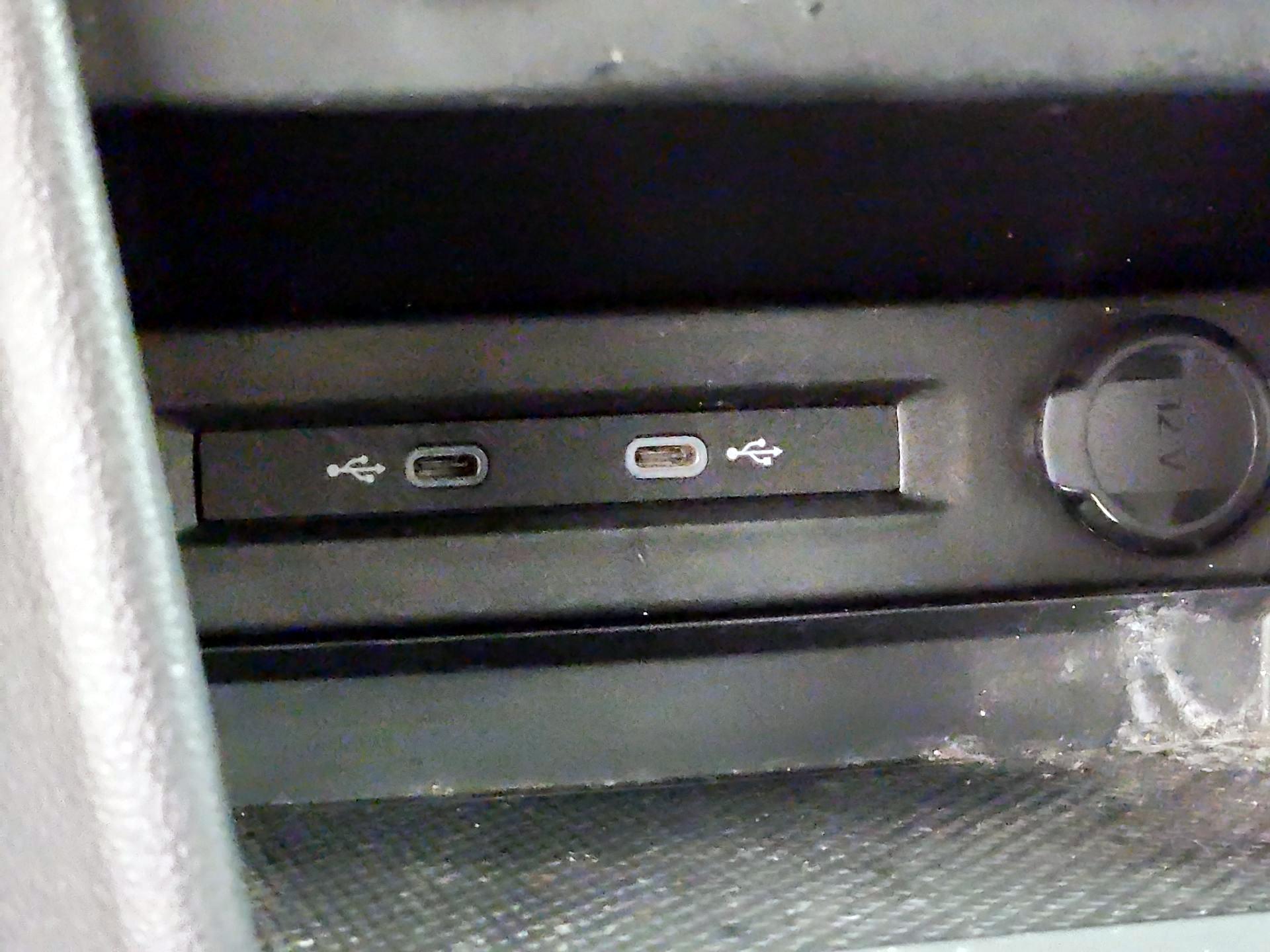 Thumbnail: 2022 Volkswagen Taos - 18