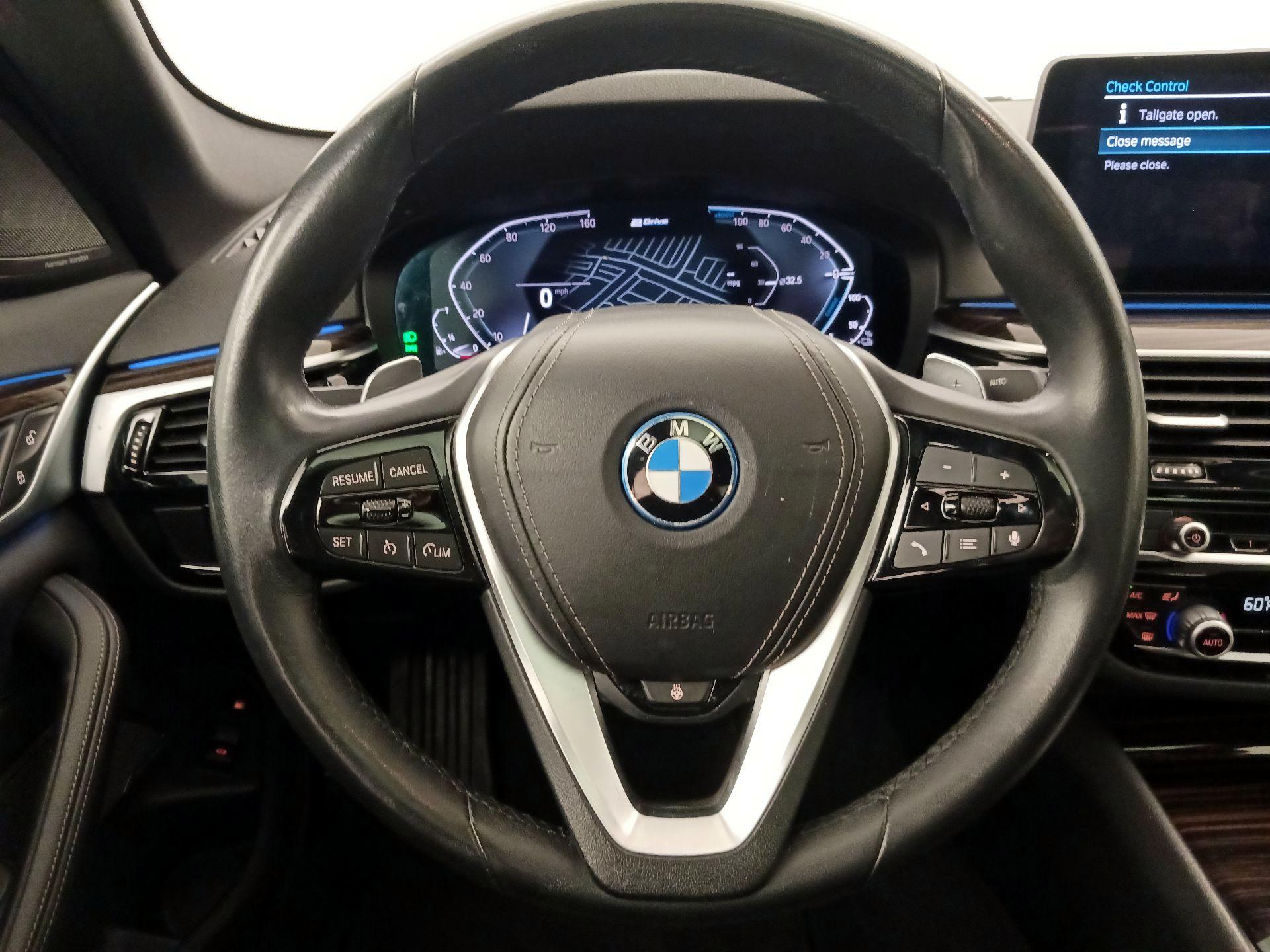 Thumbnail: 2023 BMW 5 Series - 10