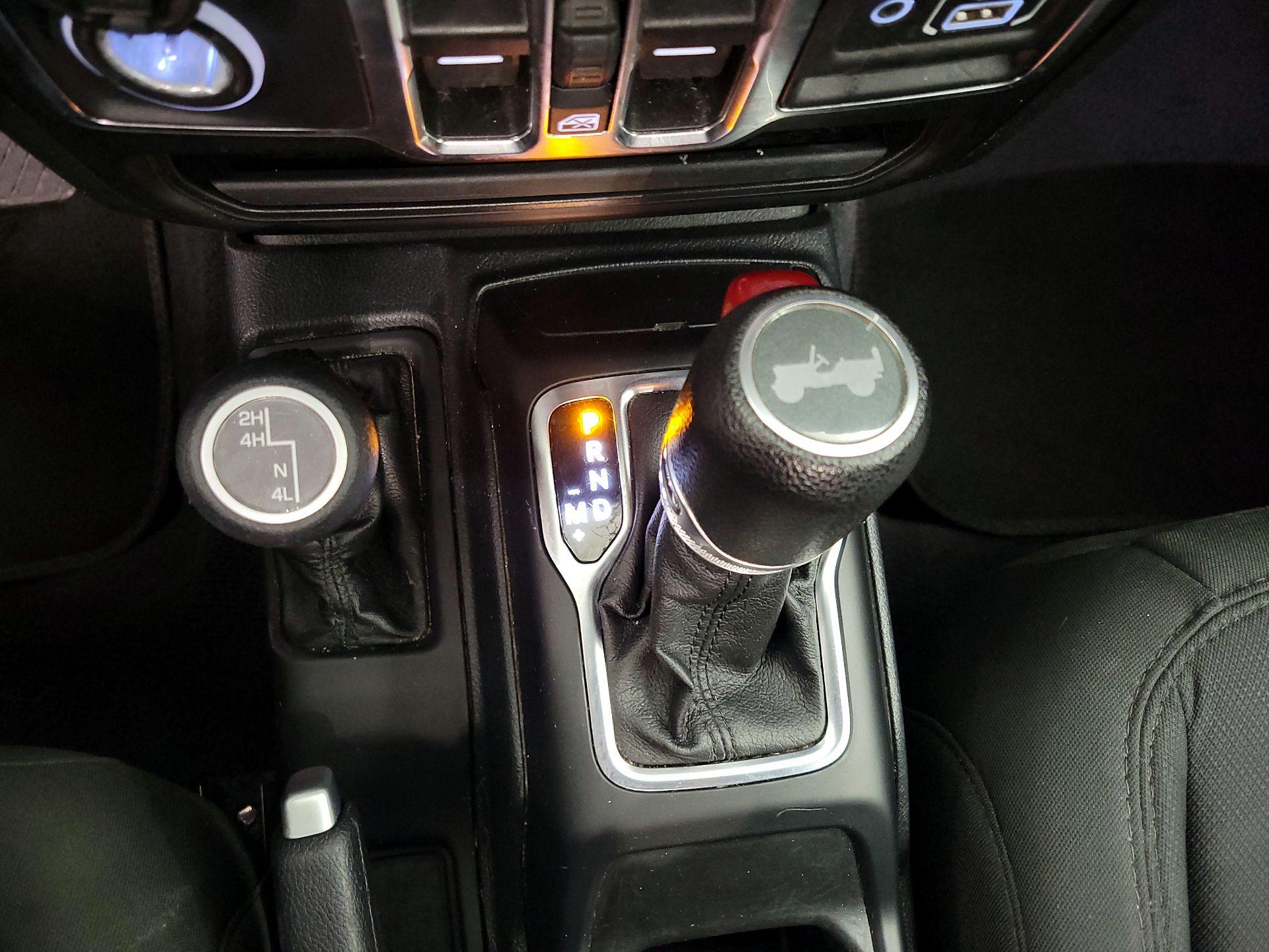 Thumbnail: 2021 Jeep Wrangler - 18