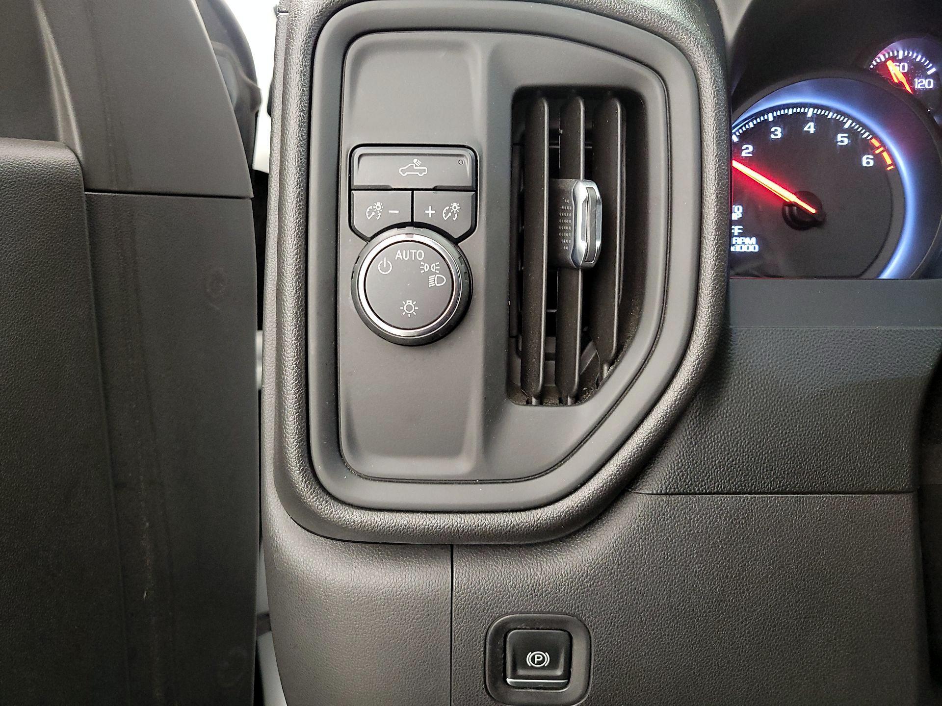 Thumbnail: 2021 Chevrolet Silverado 1500 - 13