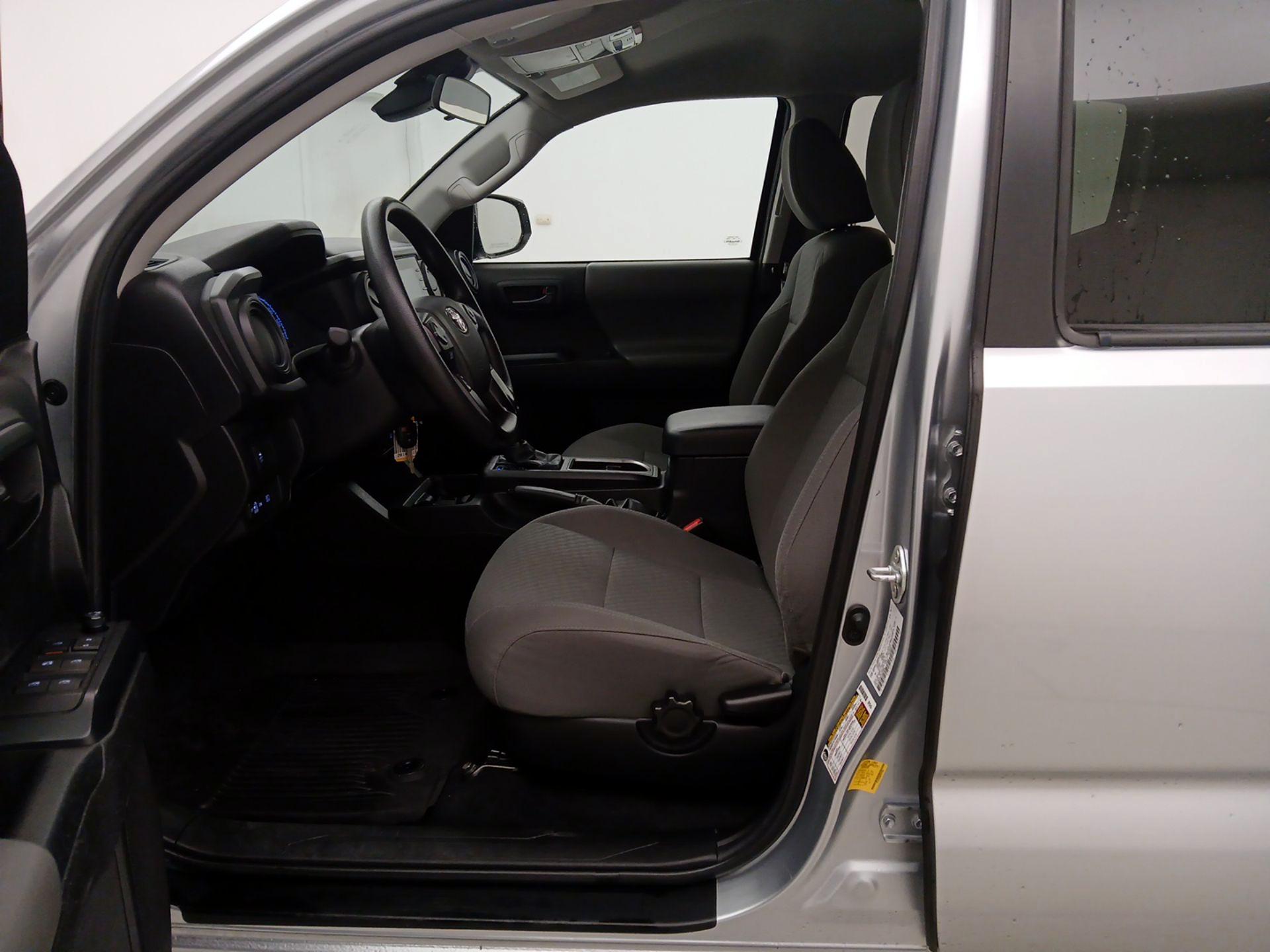 Thumbnail: 2022 Toyota Tacoma - 11