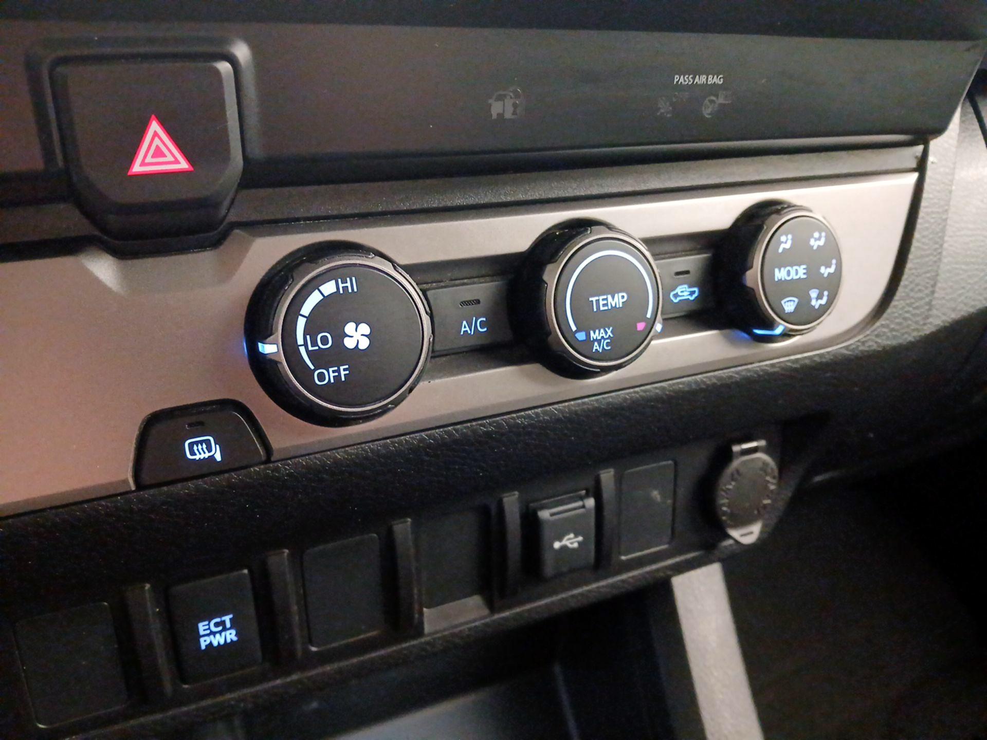 Thumbnail: 2022 Toyota Tacoma - 16