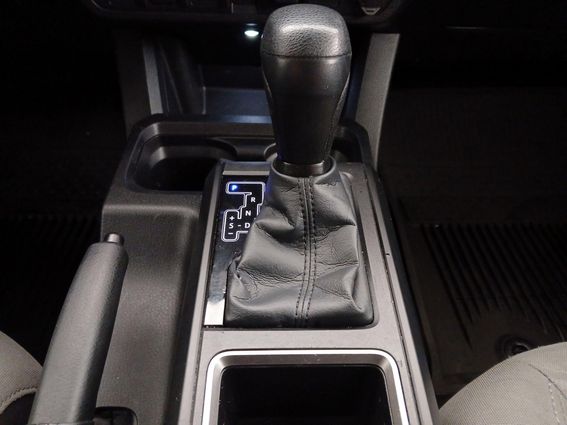 Thumbnail: 2022 Toyota Tacoma - 17