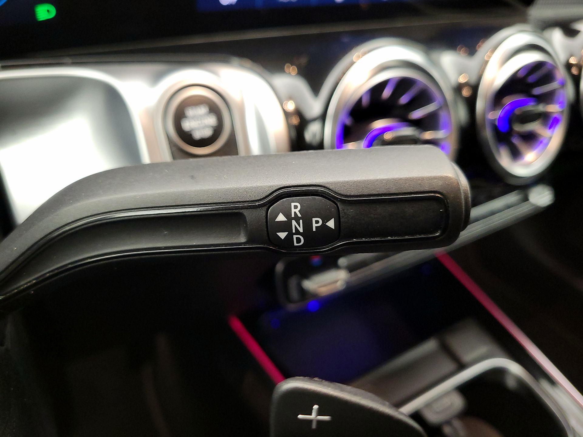 Thumbnail: 2022 Mercedes-Benz GLB - 17