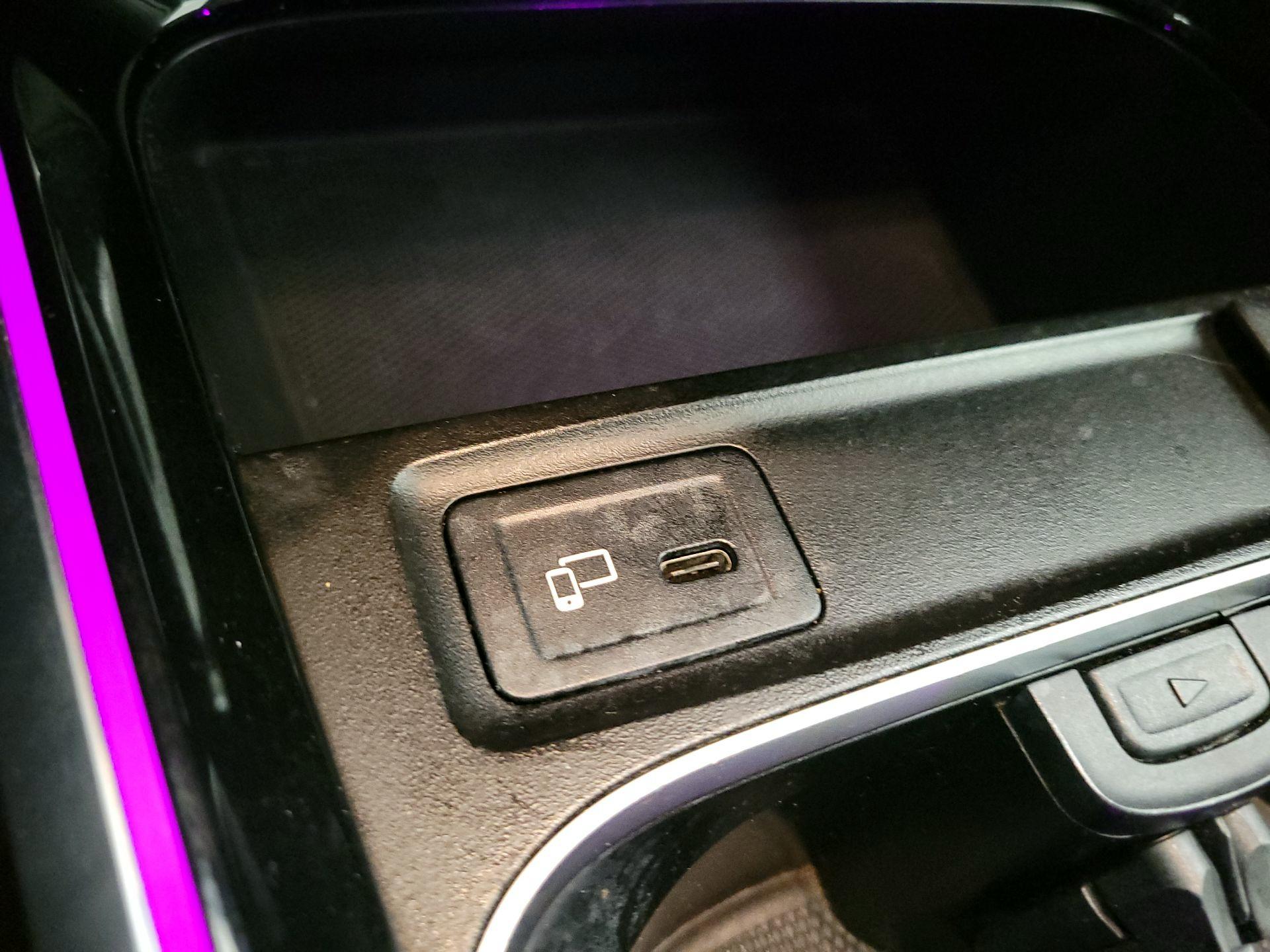 Thumbnail: 2022 Mercedes-Benz GLB - 18