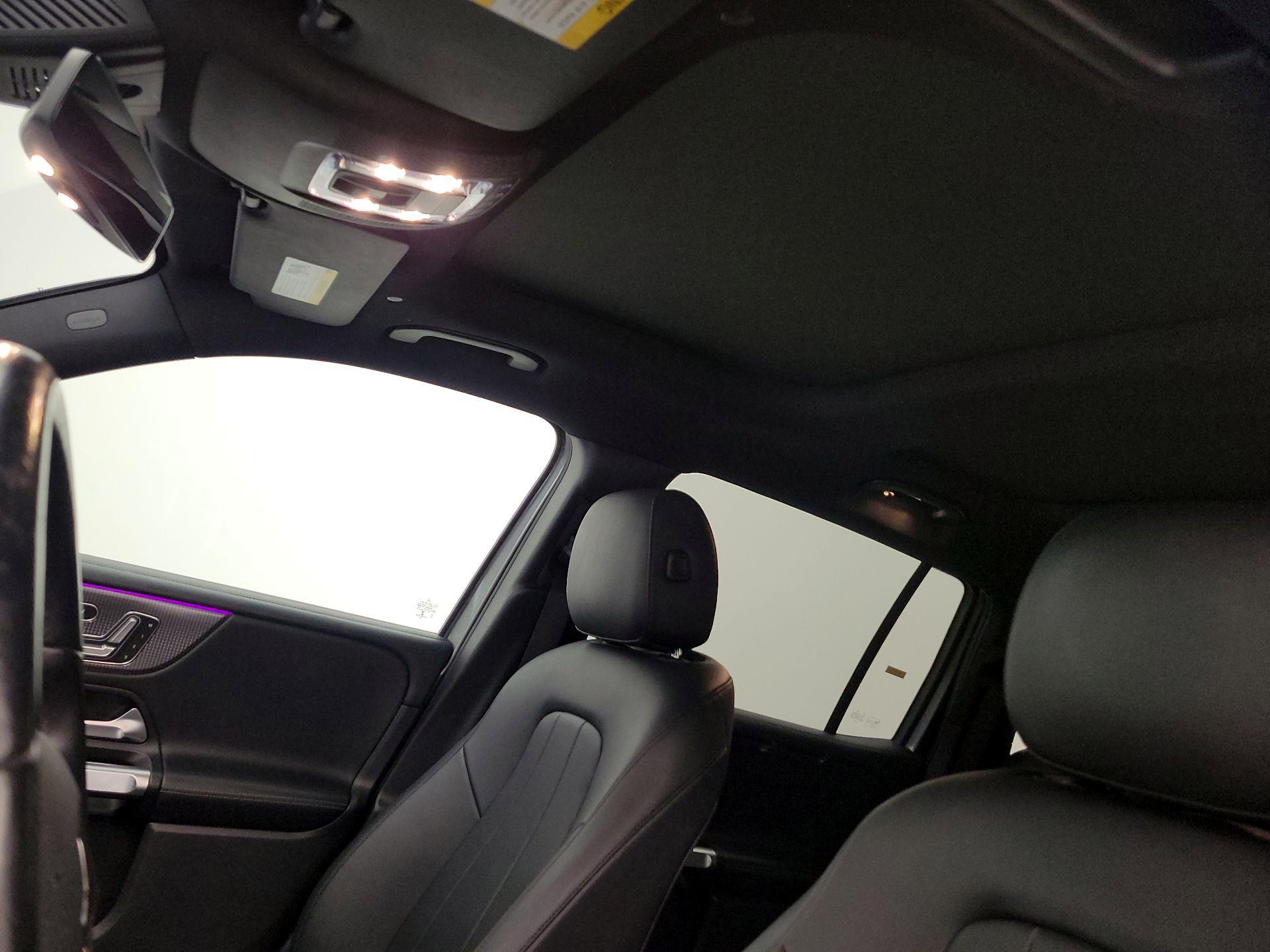 Thumbnail: 2022 Mercedes-Benz GLB - 19