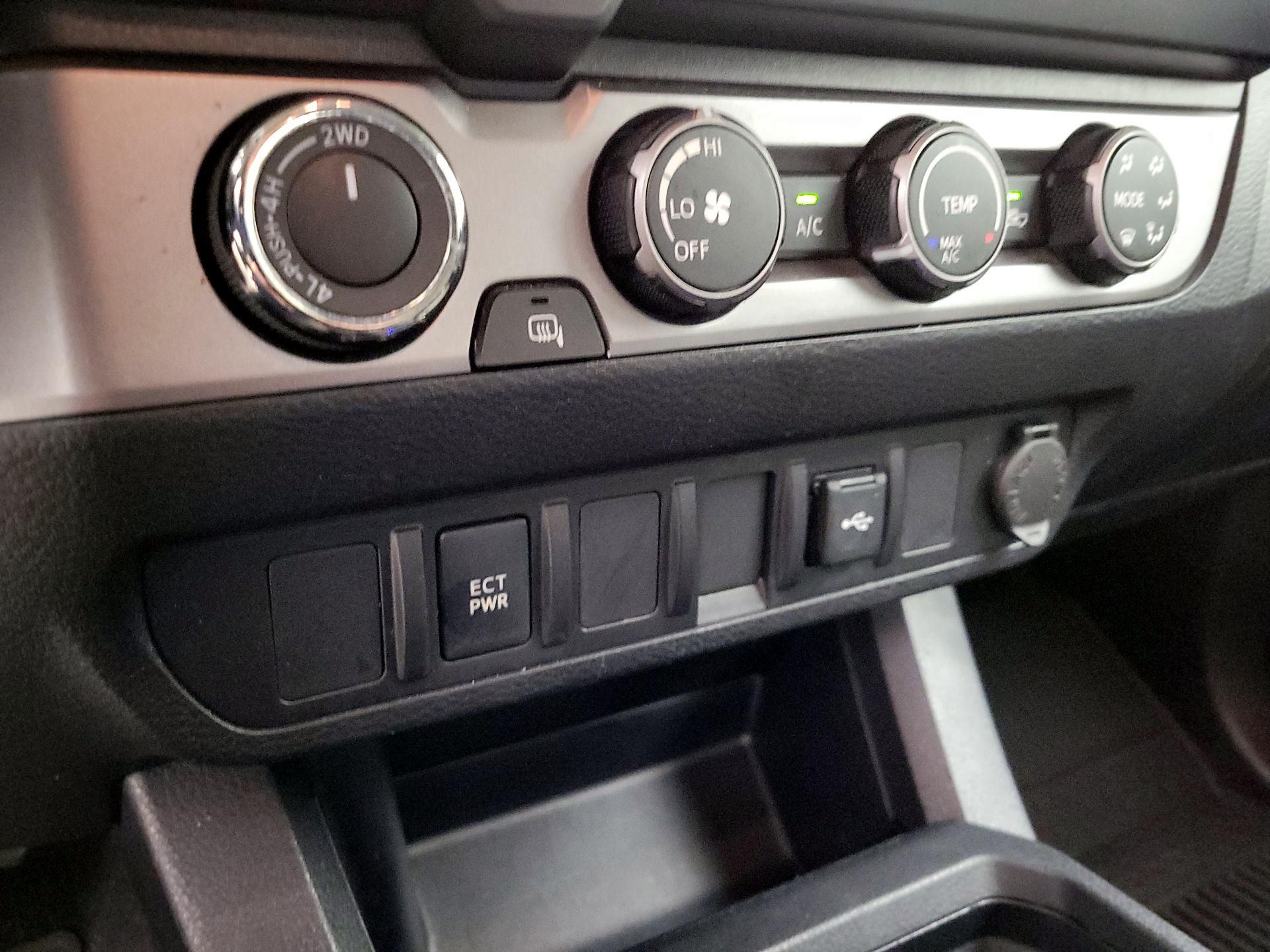 Thumbnail: 2022 Toyota Tacoma - 16