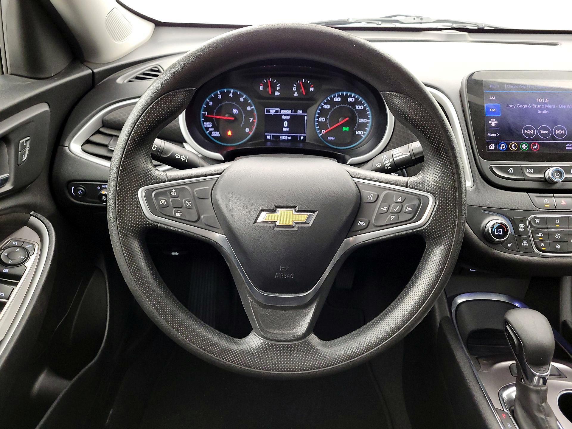 Thumbnail: 2022 Chevrolet Malibu - 10