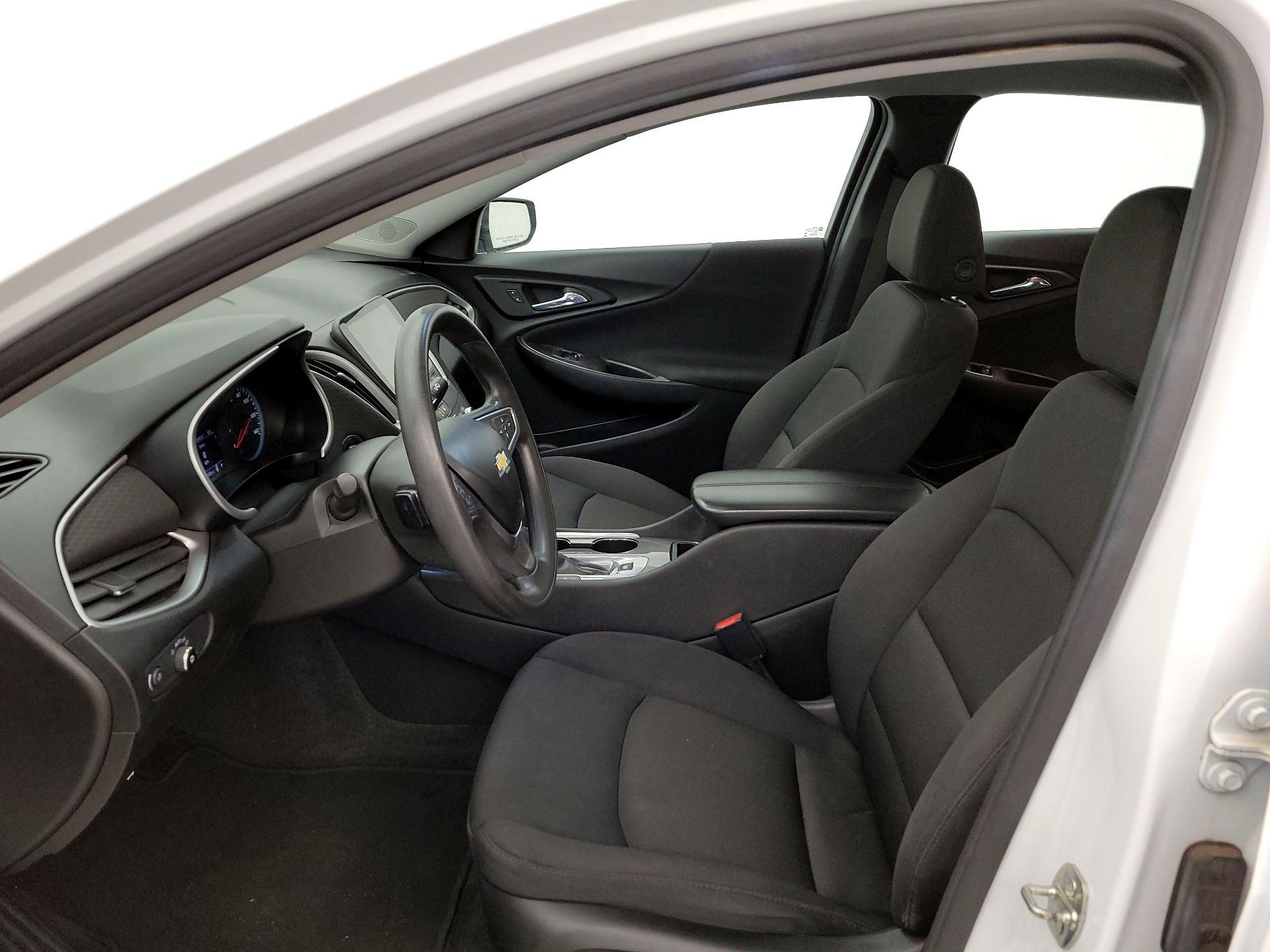 Thumbnail: 2022 Chevrolet Malibu - 11