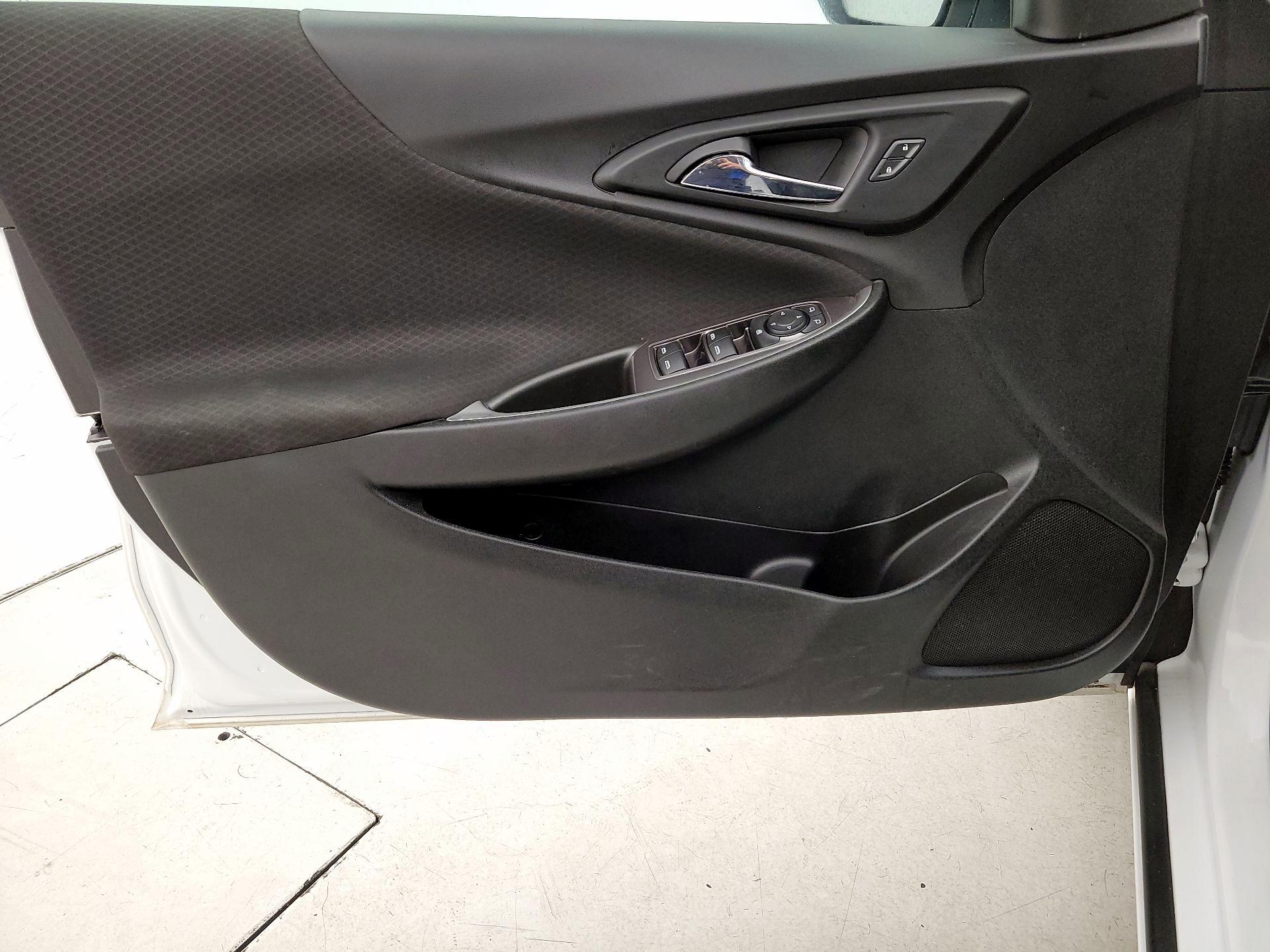 Thumbnail: 2022 Chevrolet Malibu - 12