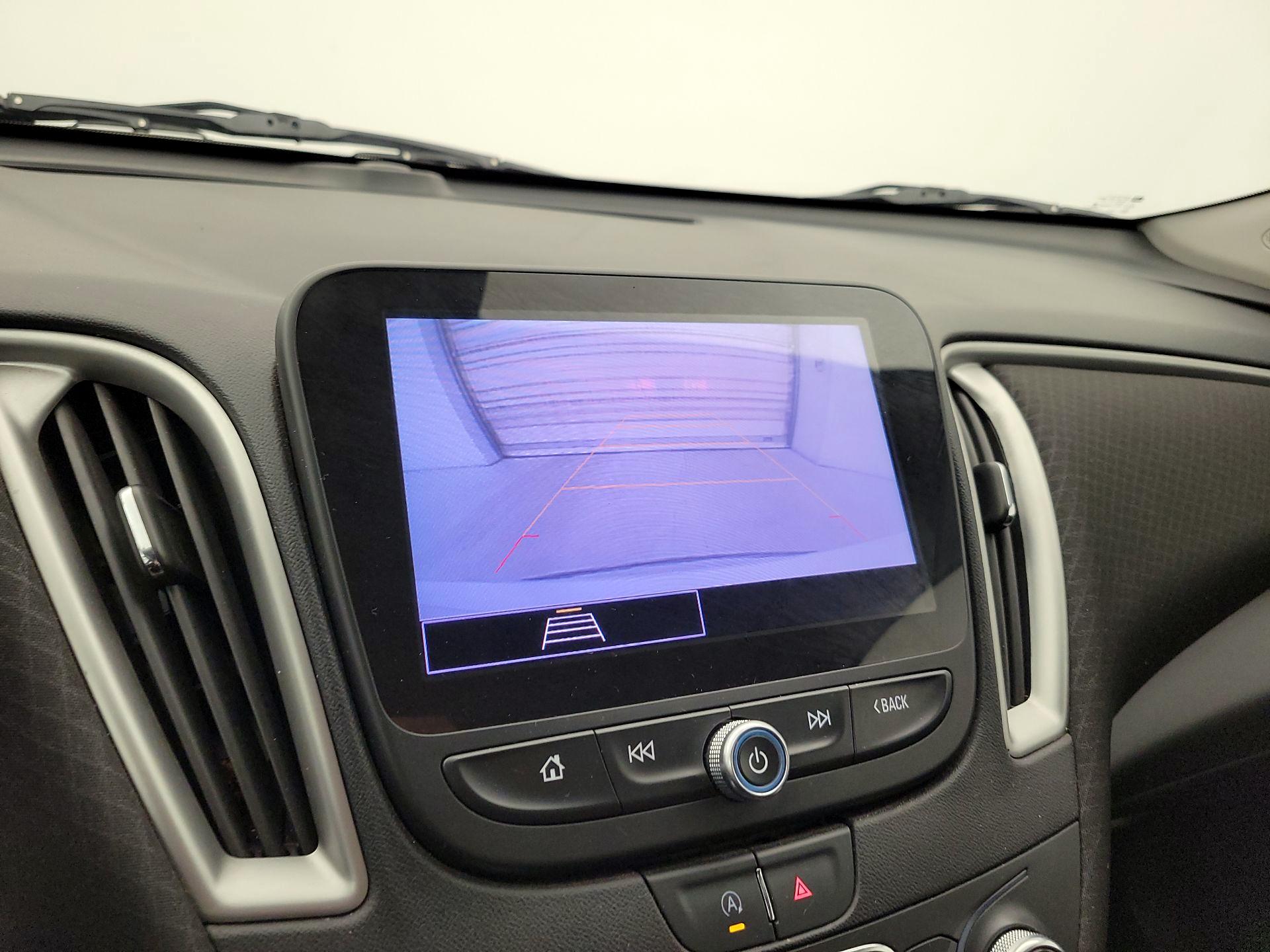 Thumbnail: 2022 Chevrolet Malibu - 14