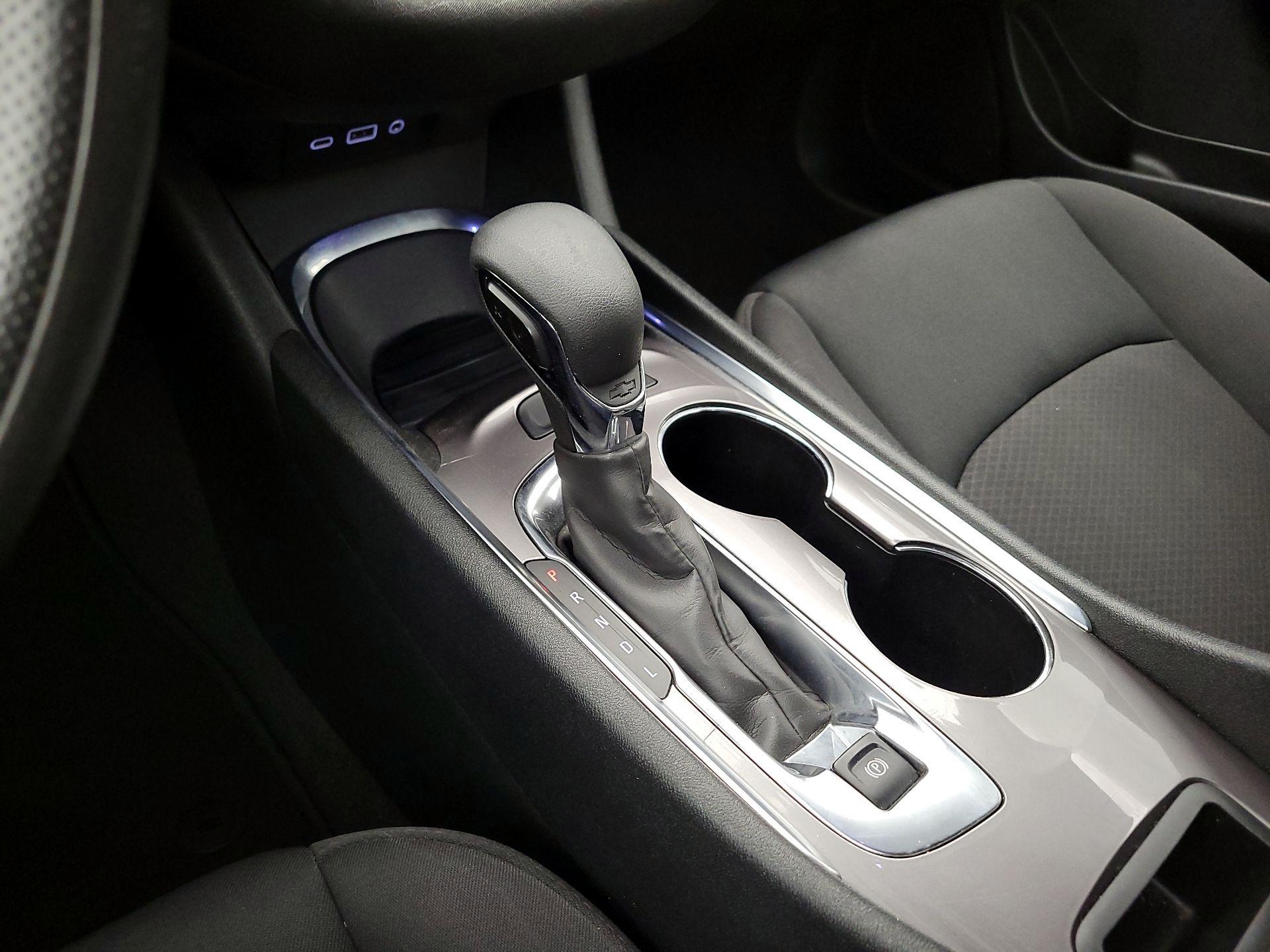 Thumbnail: 2022 Chevrolet Malibu - 17