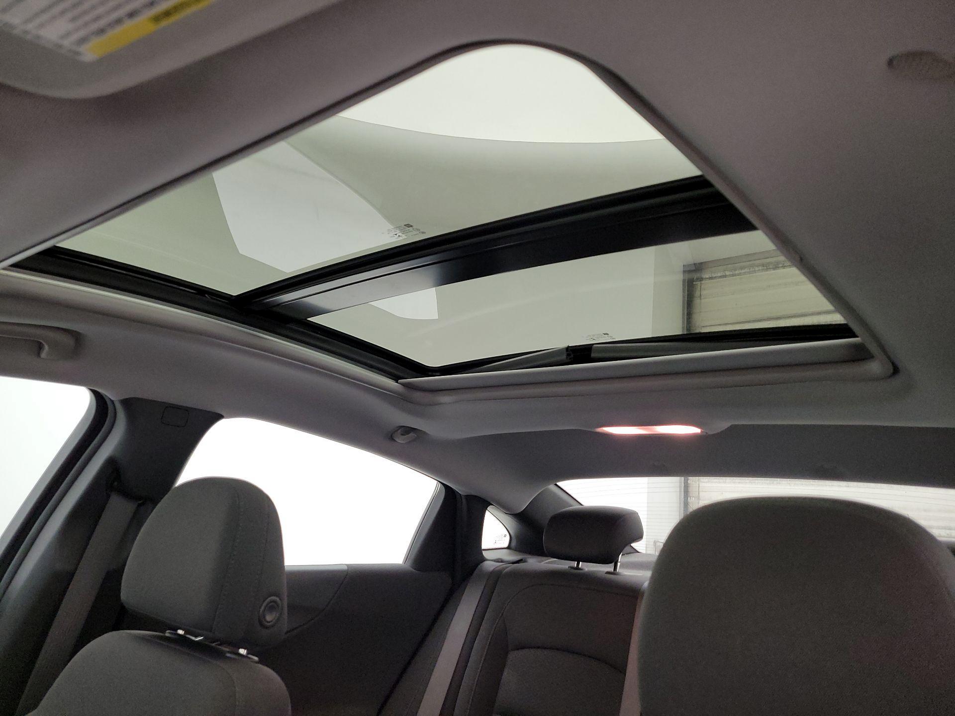 Thumbnail: 2022 Chevrolet Malibu - 19