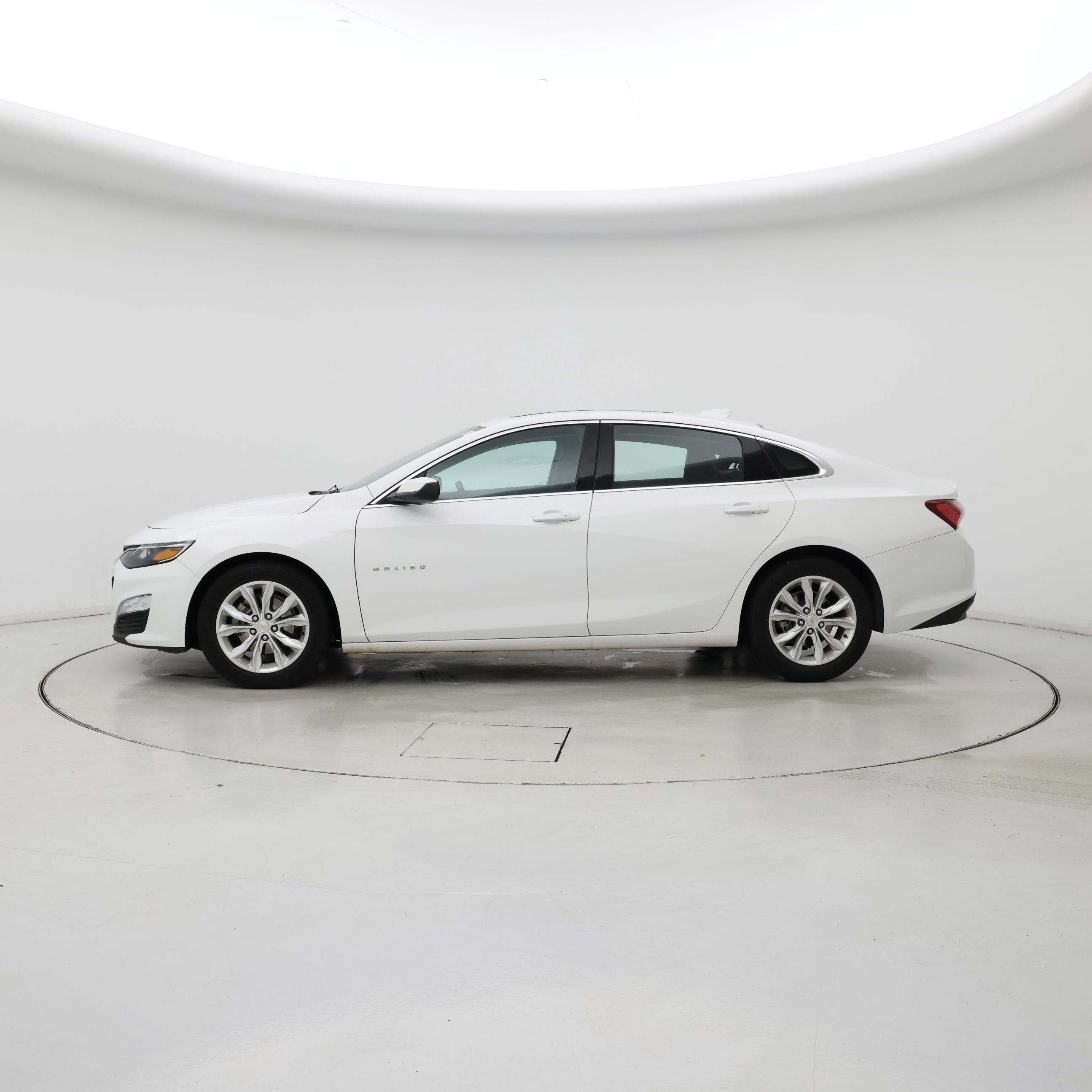 Thumbnail: 2022 Chevrolet Malibu - 3