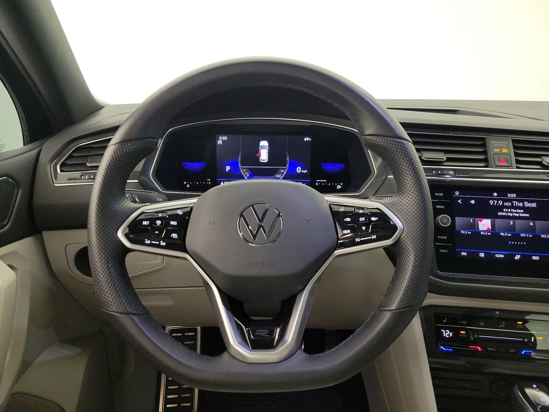 Thumbnail: 2023 Volkswagen Tiguan - 10