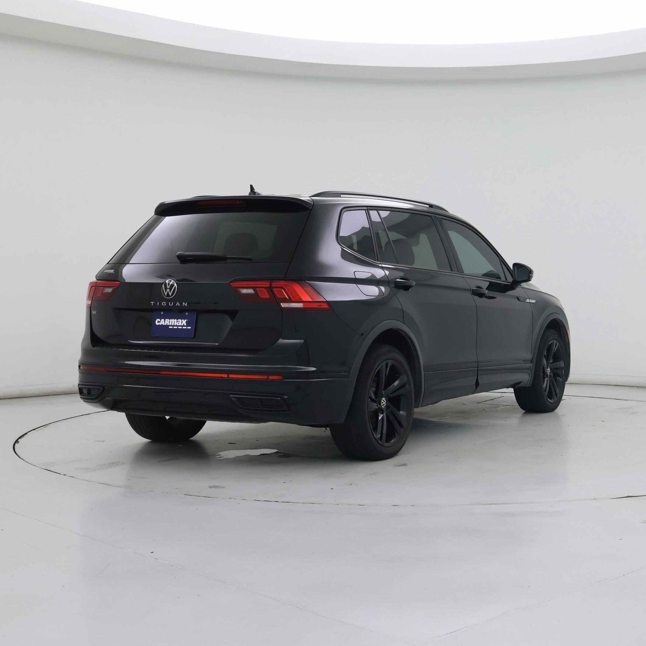 Thumbnail: 2023 Volkswagen Tiguan - 8