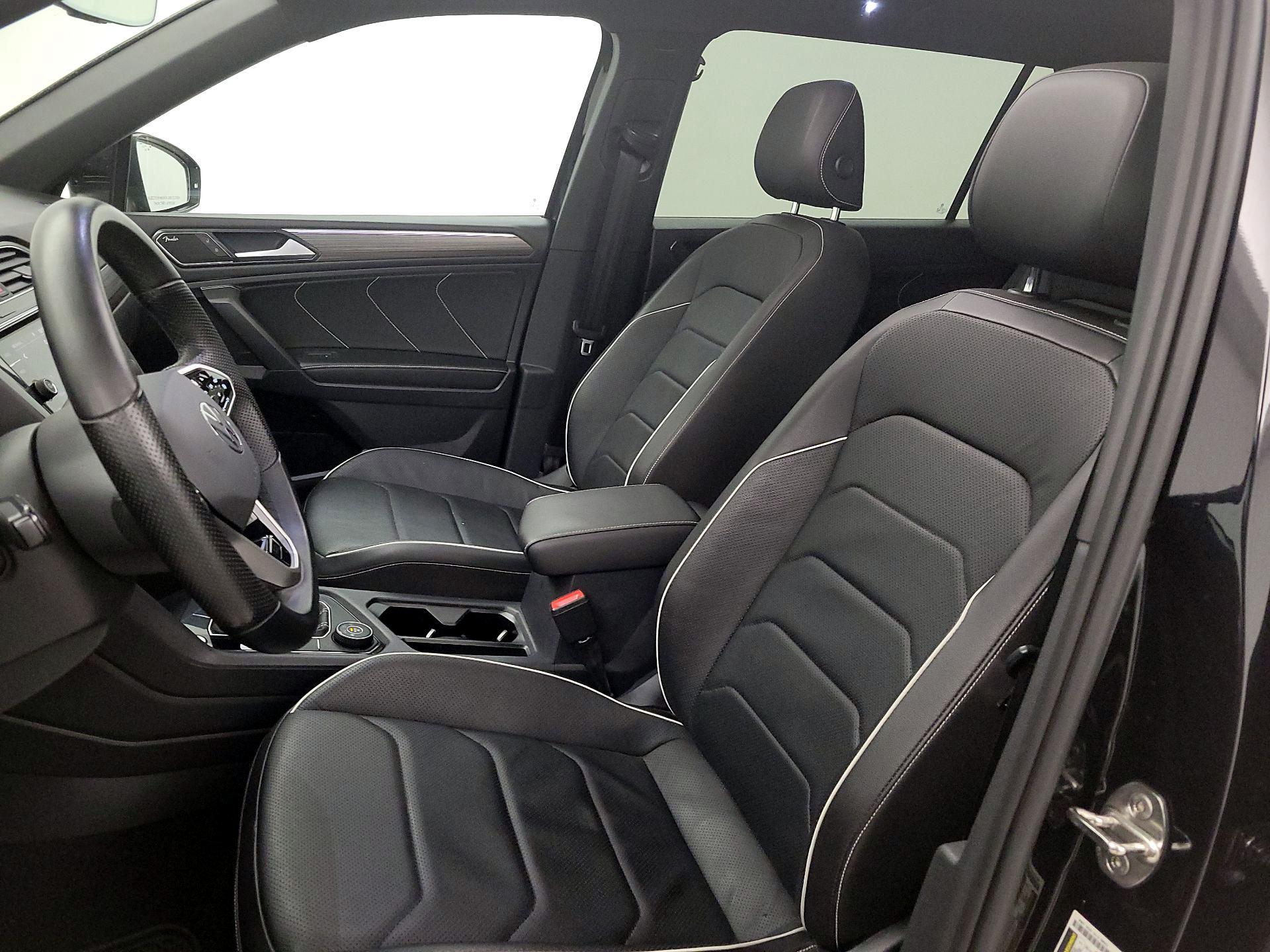 Thumbnail: 2022 Volkswagen Tiguan - 11