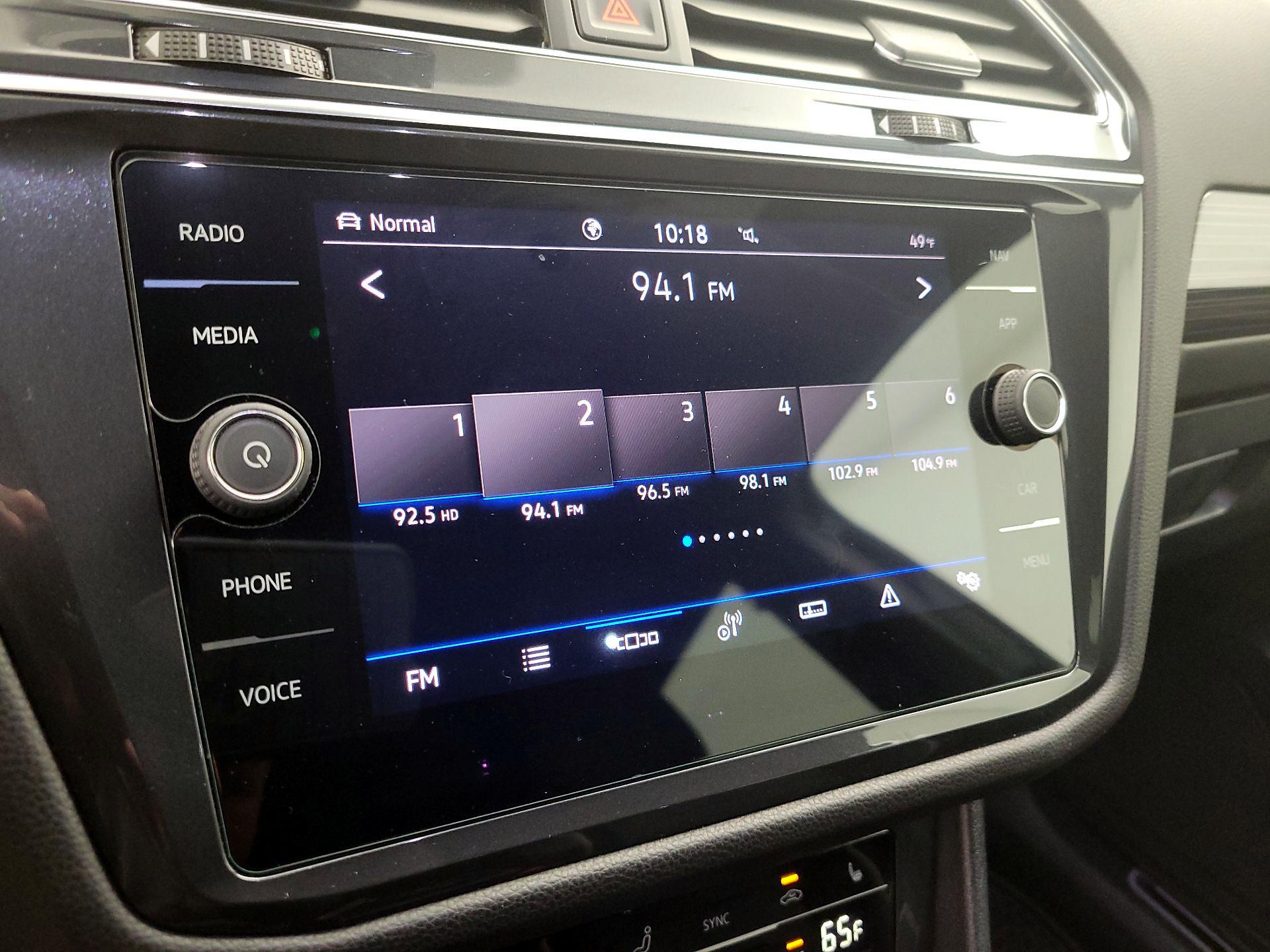 Thumbnail: 2022 Volkswagen Tiguan - 15