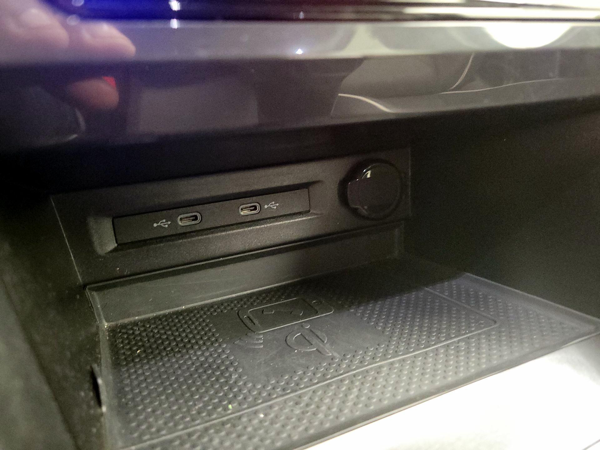 Thumbnail: 2022 Volkswagen Tiguan - 18