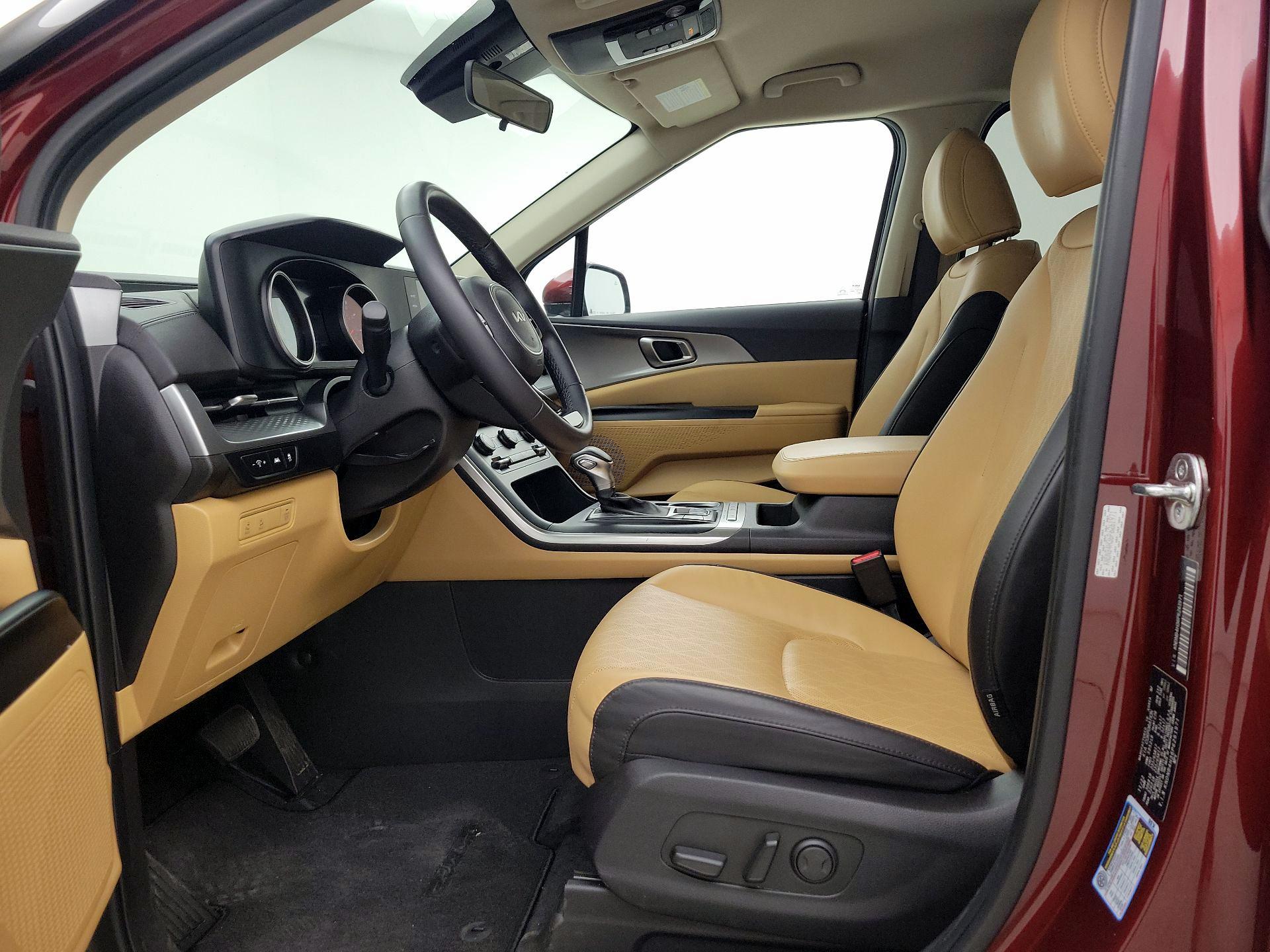 Thumbnail: 2023 Kia Carnival - 11