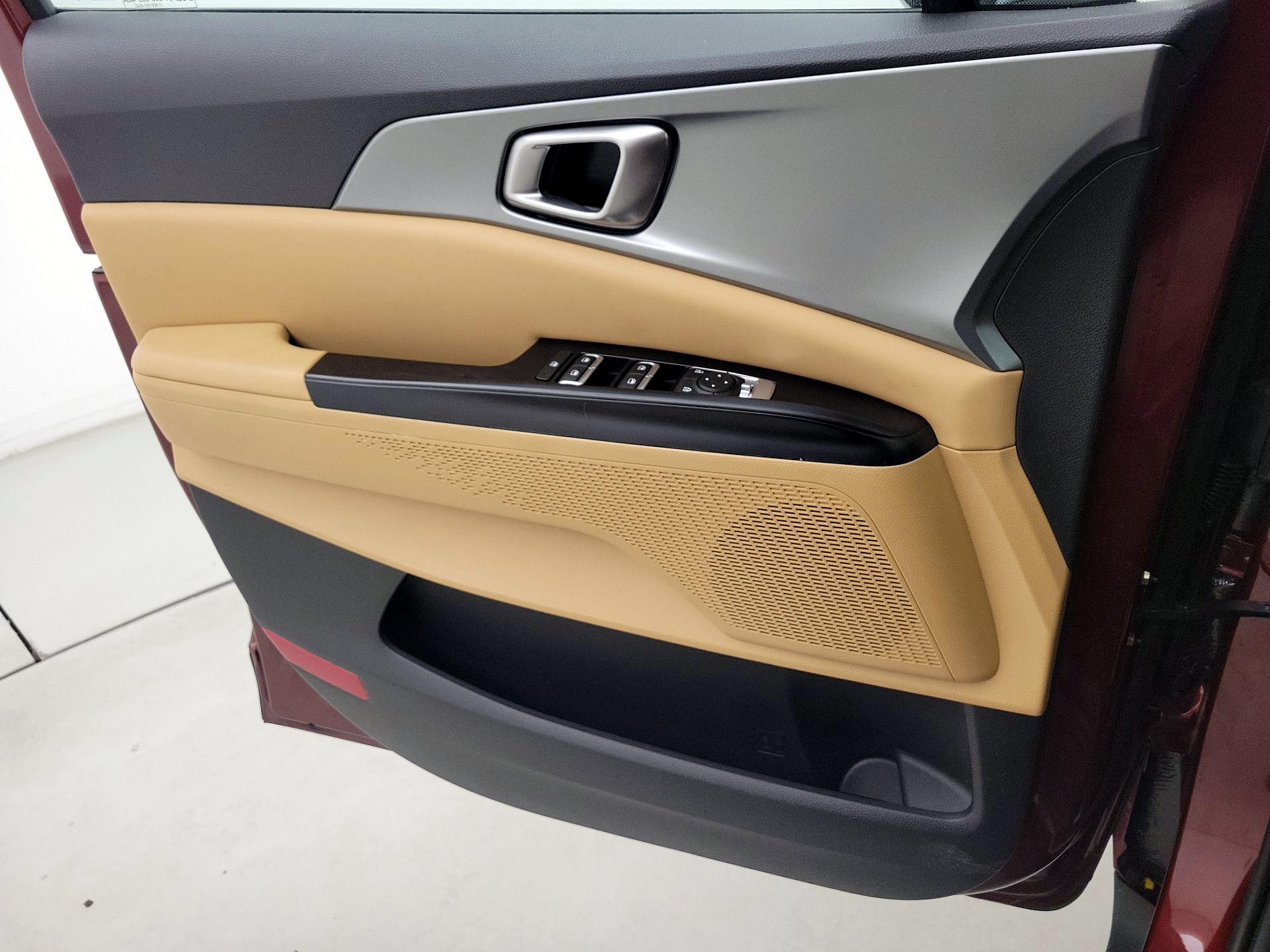 Thumbnail: 2023 Kia Carnival - 12