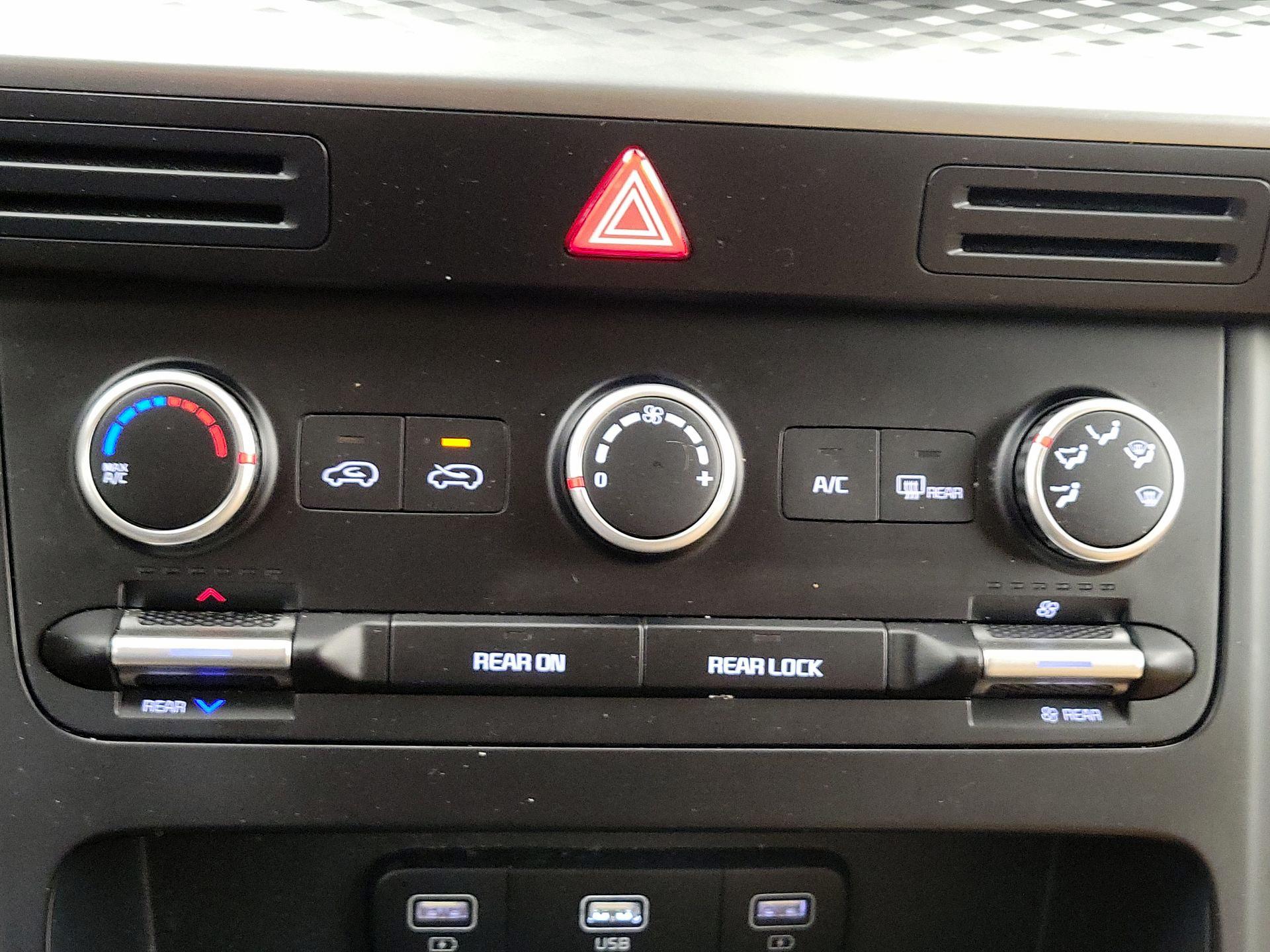 Thumbnail: 2023 Kia Carnival - 16