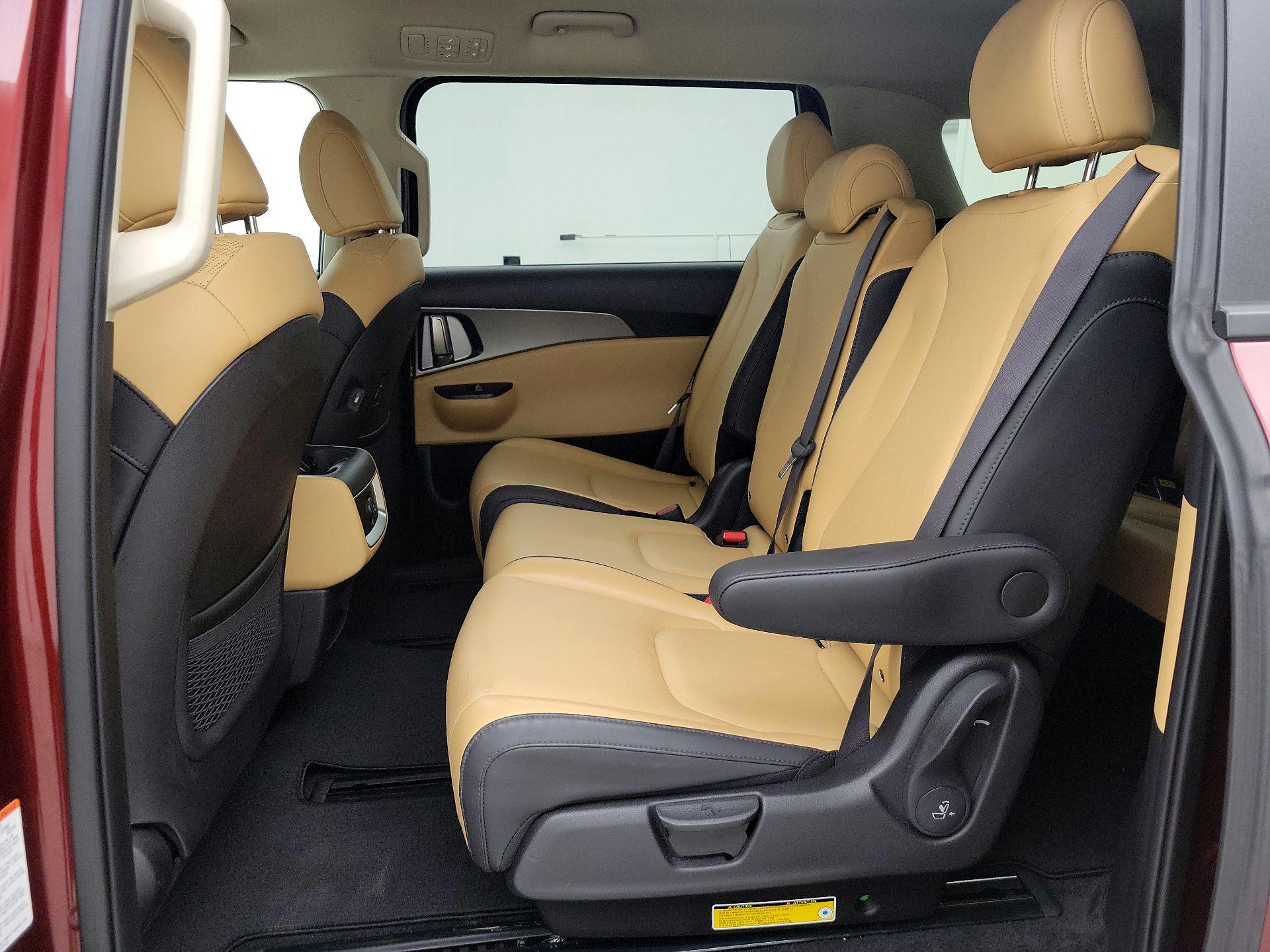 Thumbnail: 2023 Kia Carnival - 19