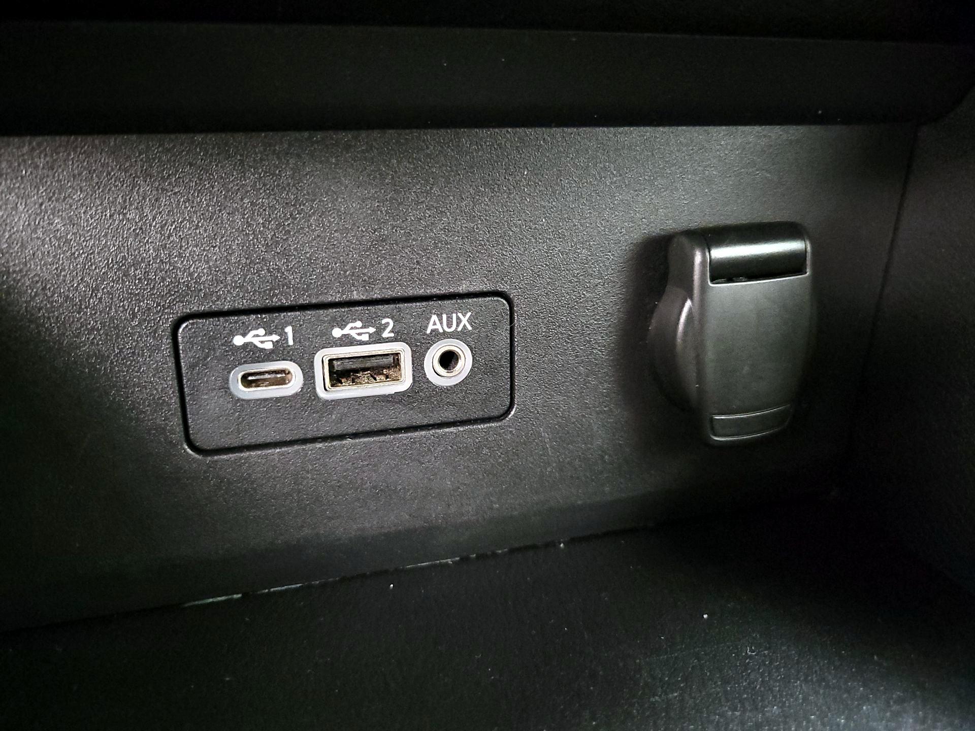 Thumbnail: 2021 Nissan Sentra - 18