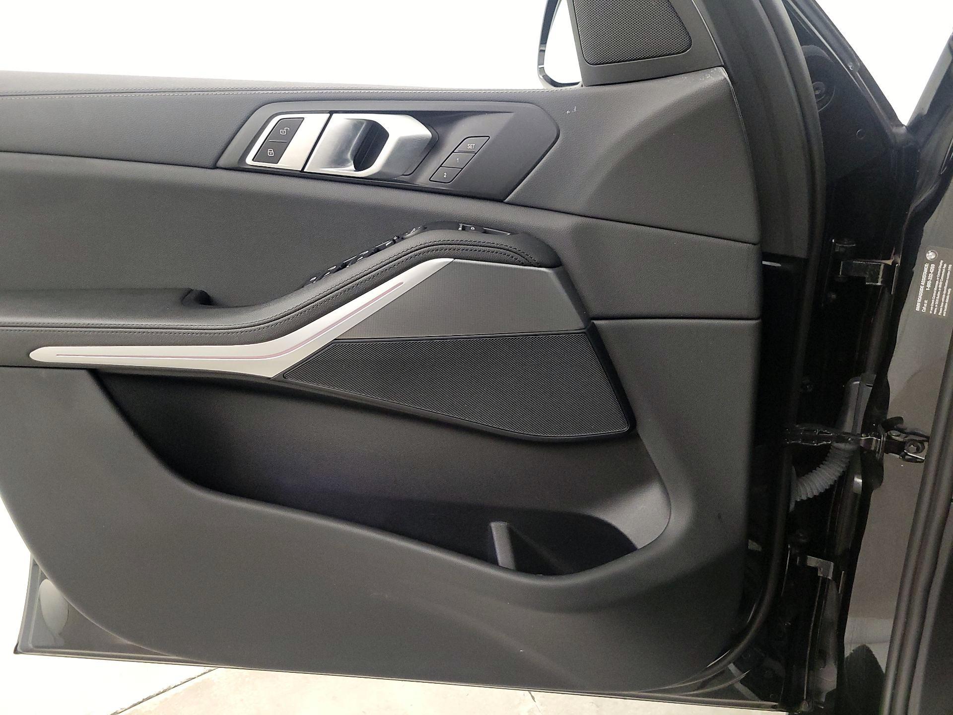 Thumbnail: 2022 BMW X5 - 12