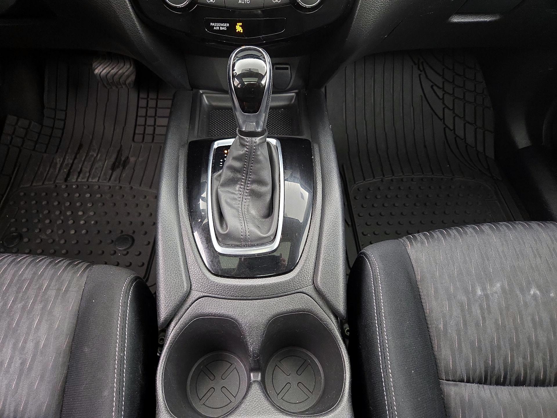 Thumbnail: 2018 Nissan Rogue - 18