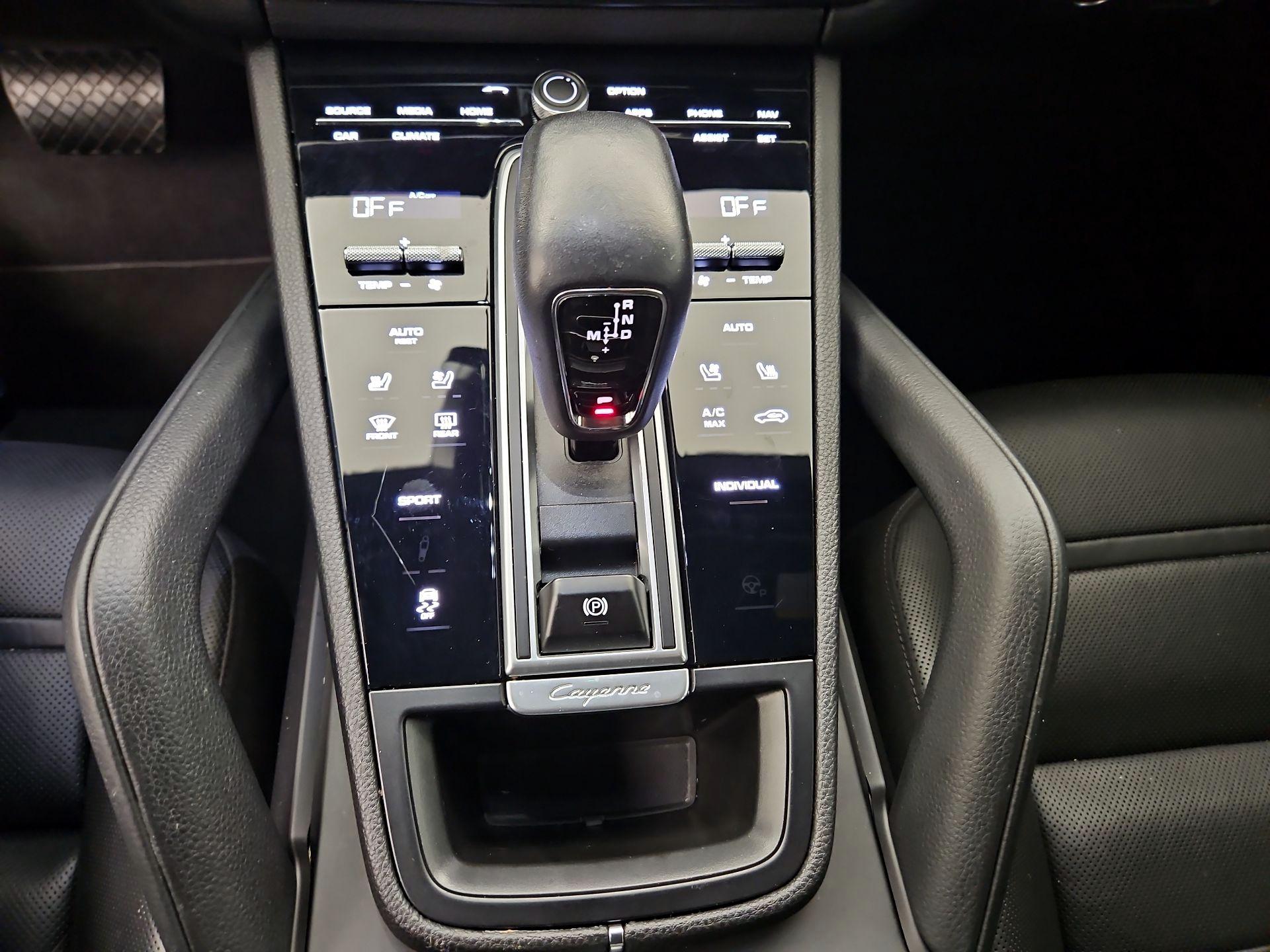 Thumbnail: 2023 Porsche Cayenne - 18