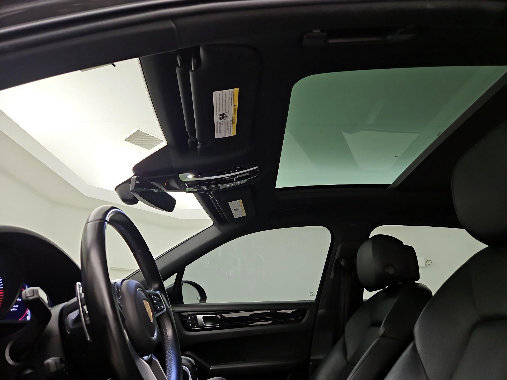 Thumbnail: 2023 Porsche Cayenne - 20