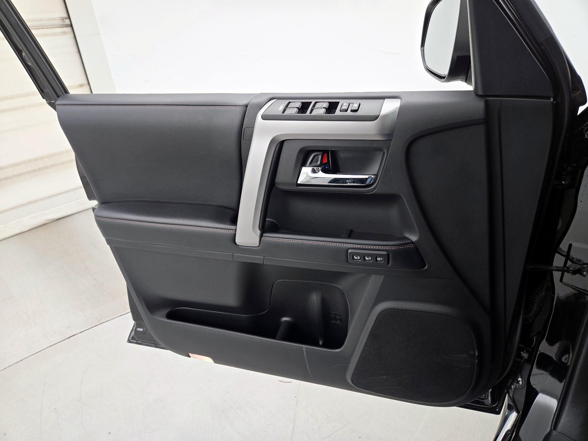 Thumbnail: 2019 Toyota 4Runner - 12