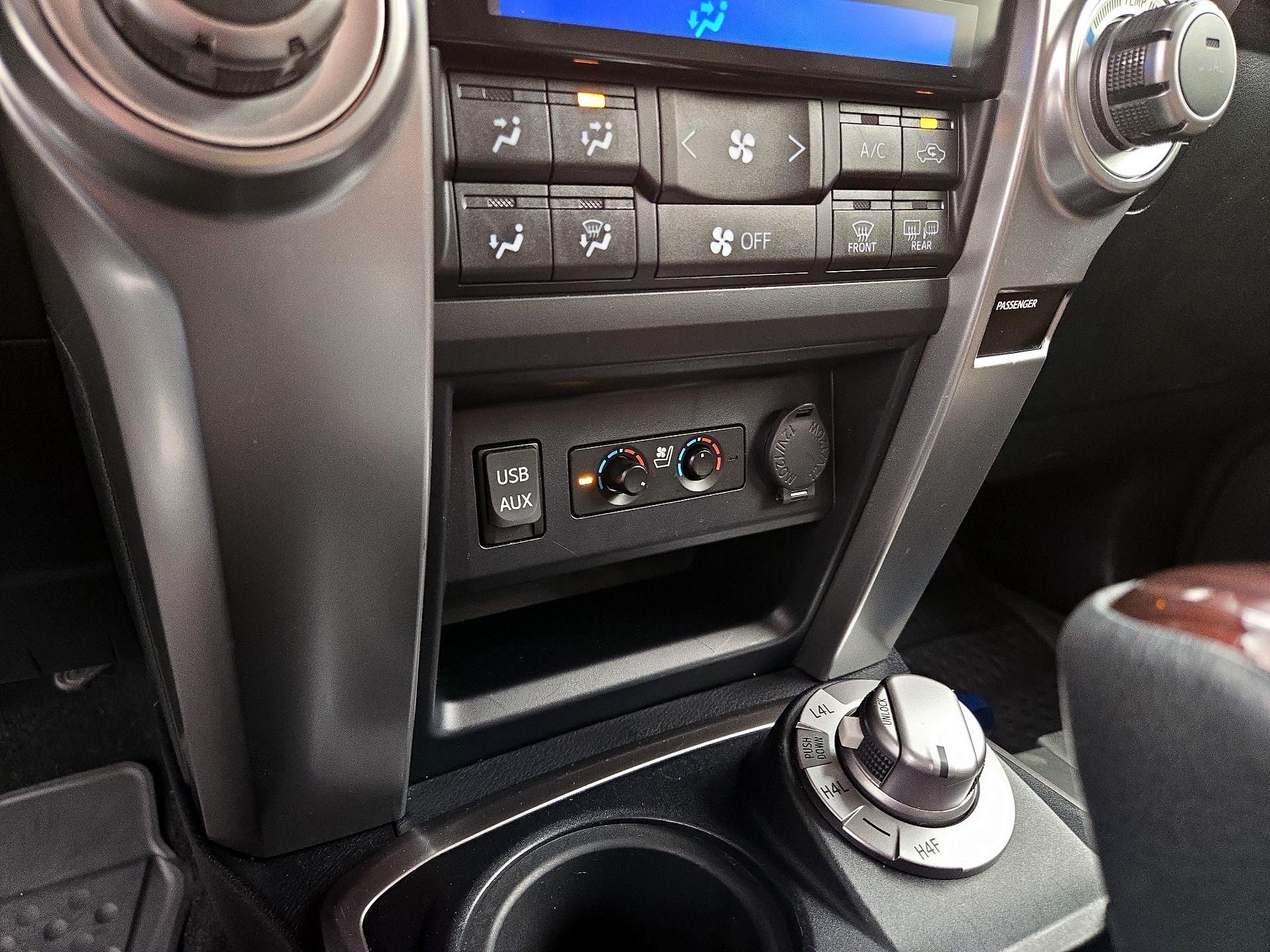 Thumbnail: 2019 Toyota 4Runner - 19